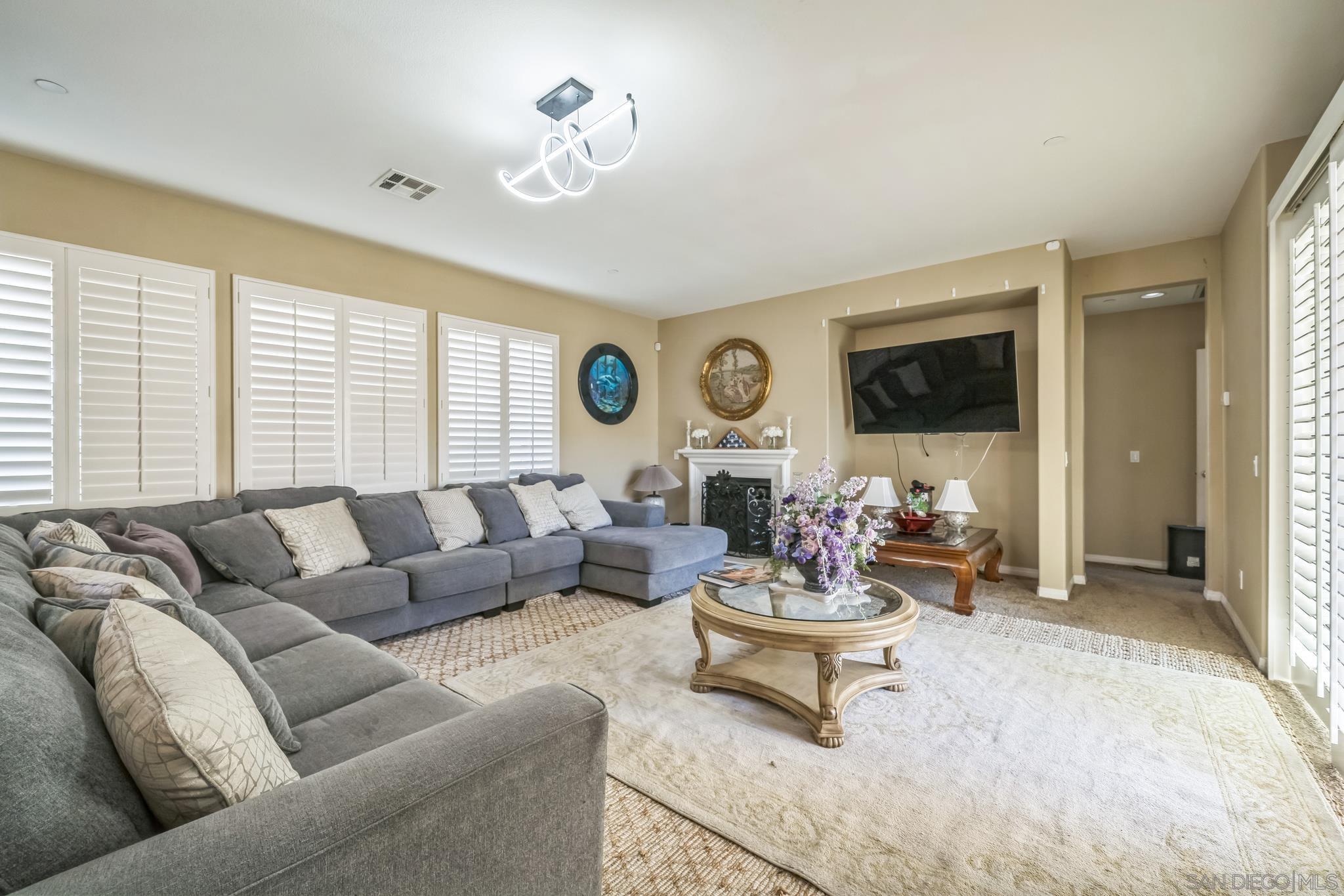 Detail Gallery Image 10 of 27 For 3152  Beven Dr, Escondido,  CA 92027 - 5 Beds | 4/1 Baths