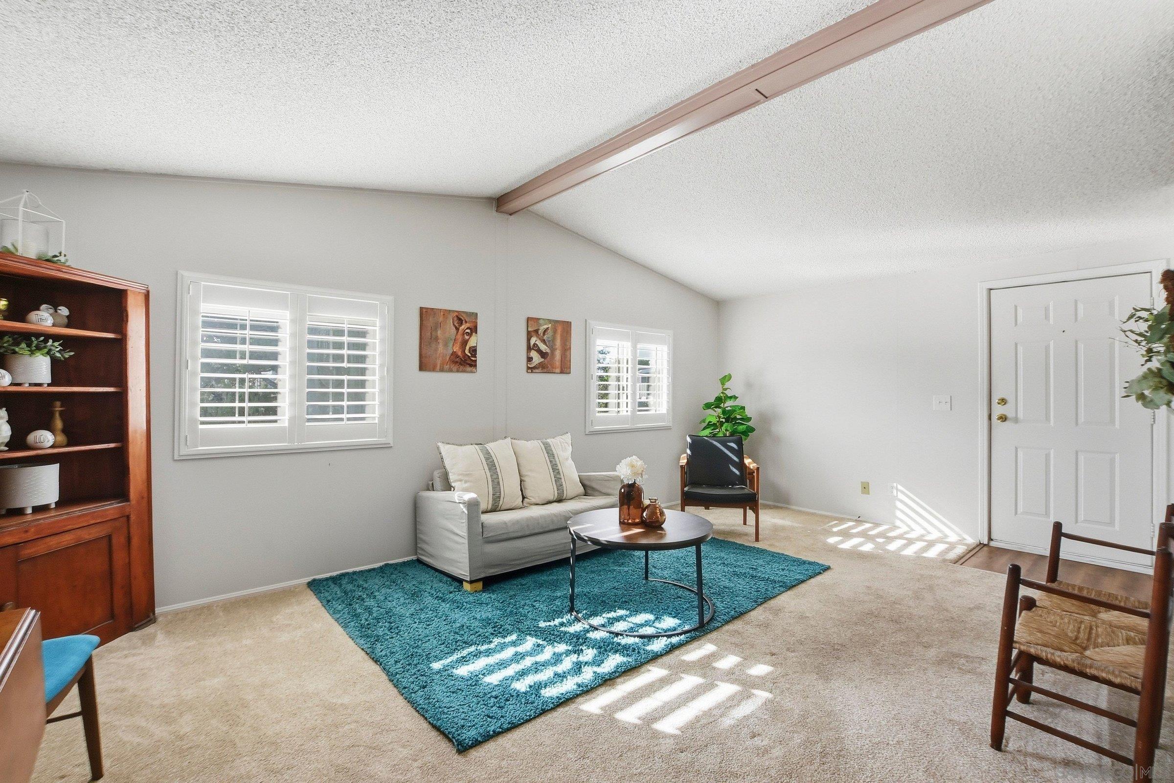 Detail Gallery Image 7 of 28 For 6460  Convoy Ct.  #46,  San Diego,  CA 92117 - 2 Beds | 2 Baths