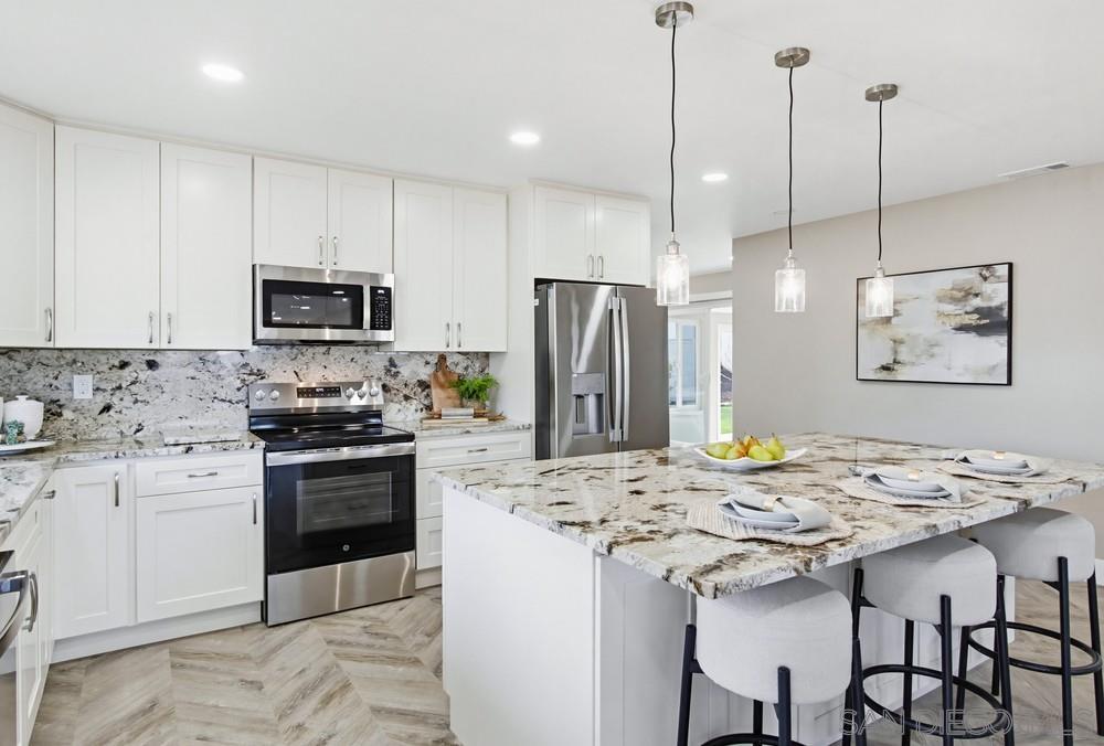 Detail Gallery Image 7 of 50 For 6425  Bounty Ct, San Diego,  CA 92120 - 4 Beds | 3 Baths