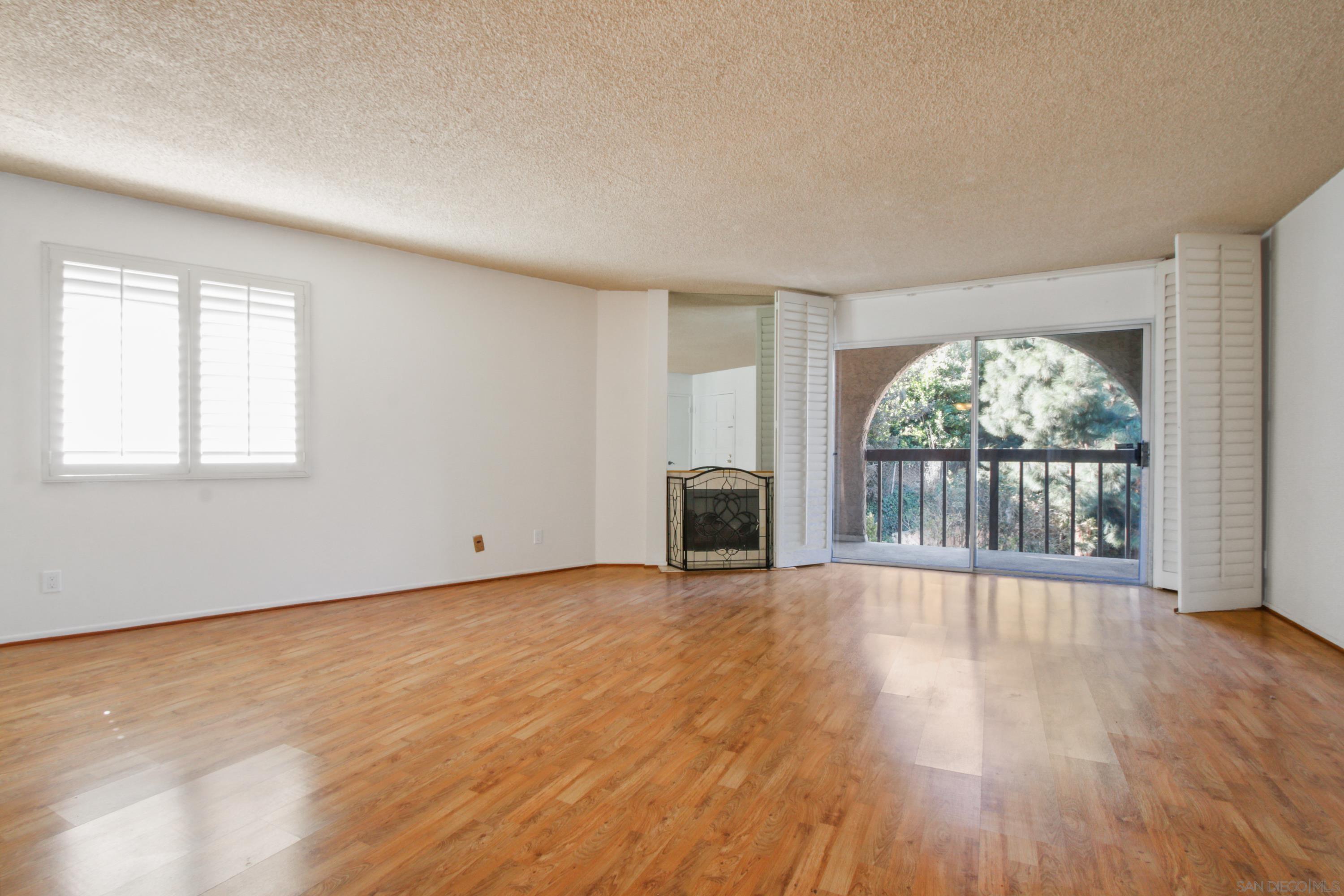 Detail Gallery Image 3 of 11 For 5718  Ravenspur Dr  #307,  Rancho Palos Verdes,  CA 90275 - 2 Beds | 2 Baths