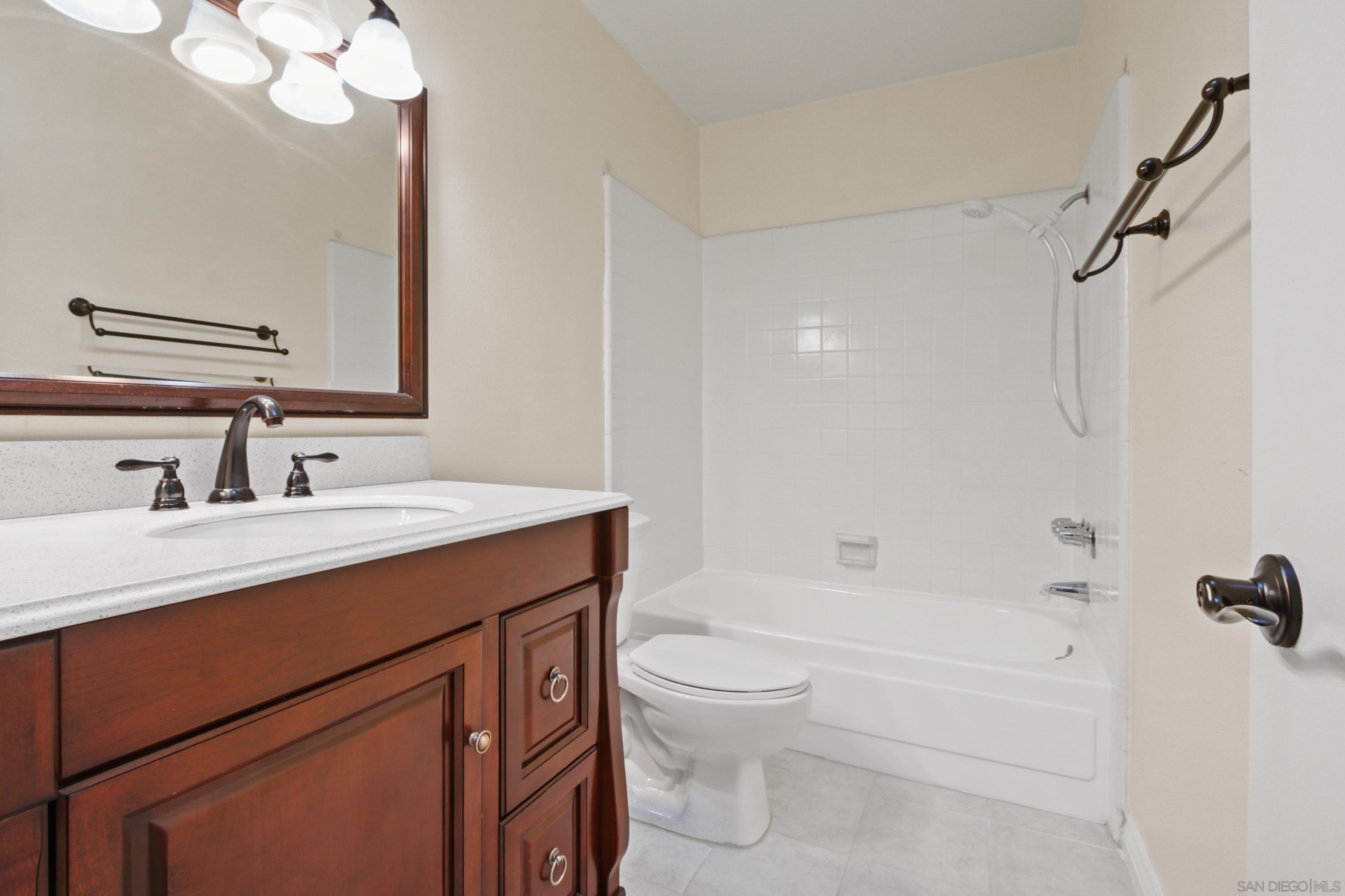 Detail Gallery Image 7 of 11 For 5718  Ravenspur Dr  #307,  Rancho Palos Verdes,  CA 90275 - 2 Beds | 2 Baths