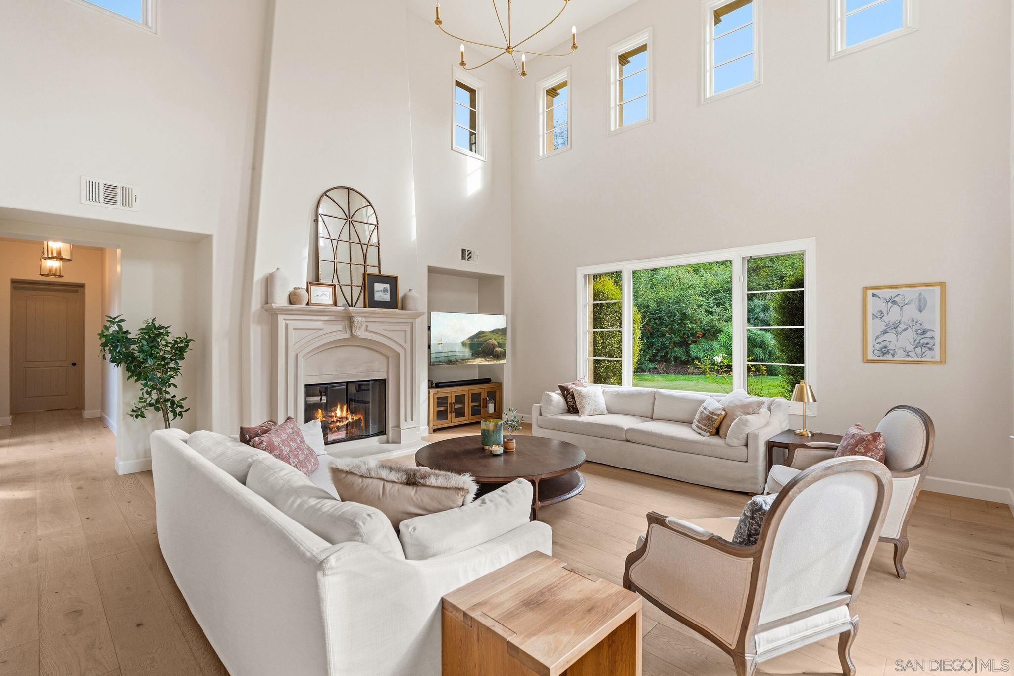 Detail Gallery Image 11 of 33 For 8308  Top O the Morning Way, San Diego,  CA 92127 - 5 Beds | 5/1 Baths