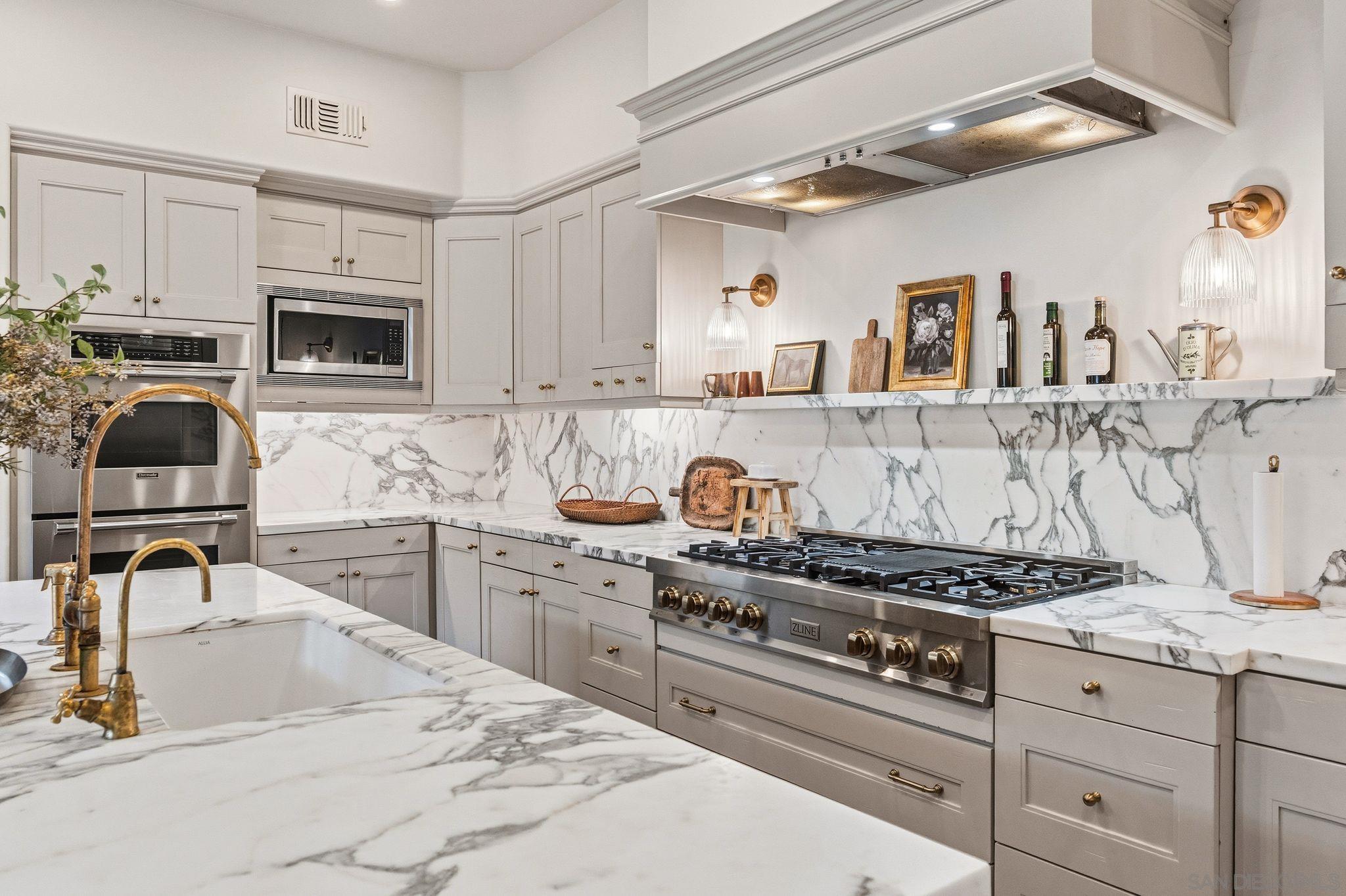 Detail Gallery Image 16 of 33 For 8308  Top O the Morning Way, San Diego,  CA 92127 - 5 Beds | 5/1 Baths