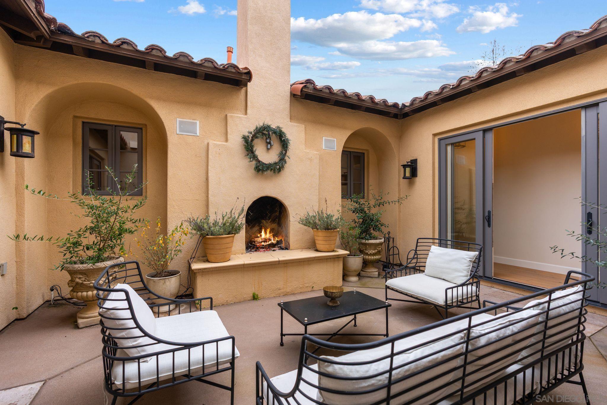 Detail Gallery Image 25 of 33 For 8308  Top O the Morning Way, San Diego,  CA 92127 - 5 Beds | 5/1 Baths