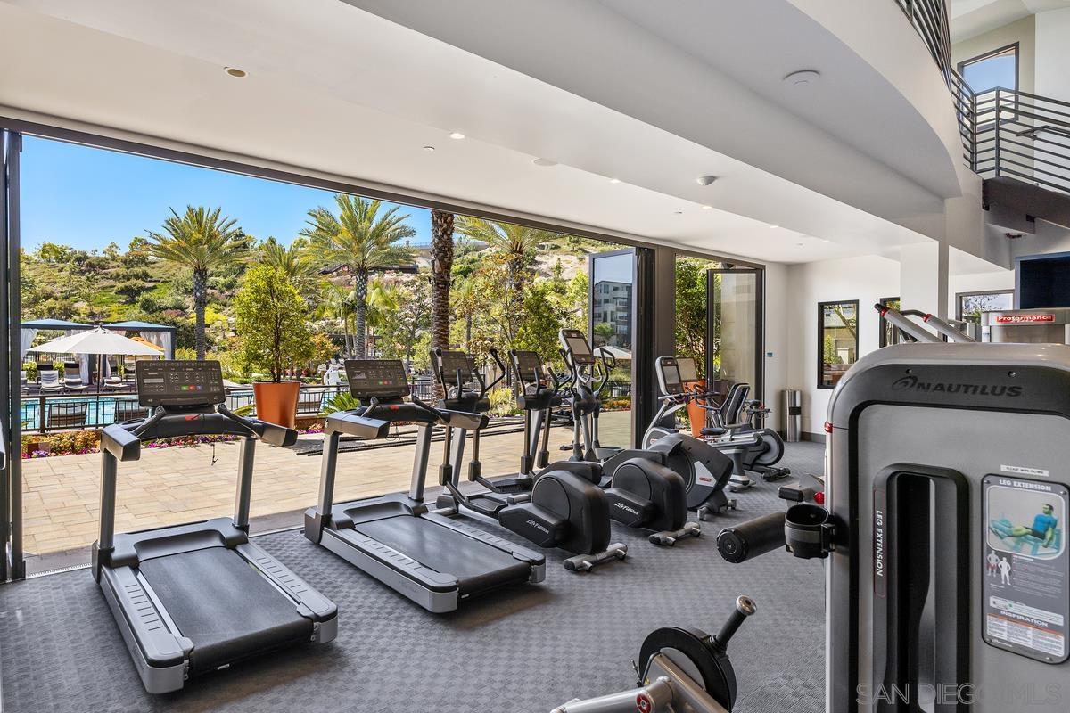 Detail Gallery Image 19 of 20 For 2900  via Alta Pl, San Diego,  CA 92108 - 3 Beds | 3 Baths