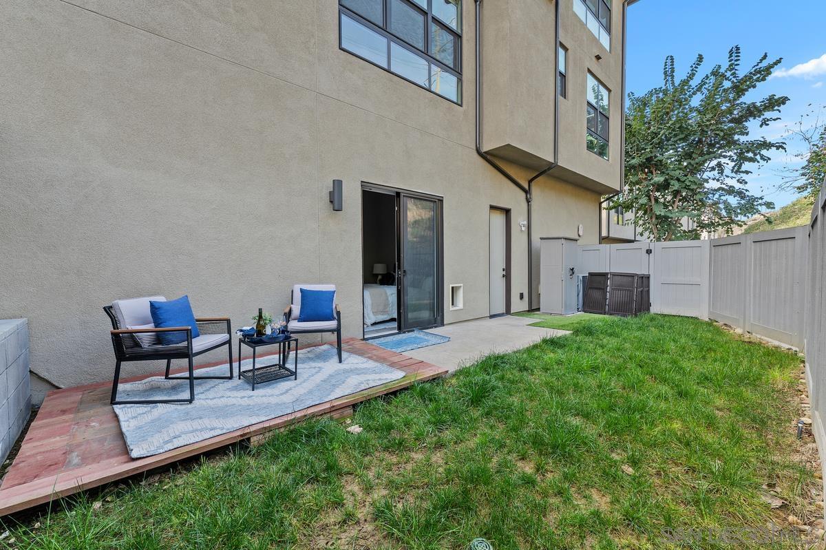 Detail Gallery Image 4 of 20 For 2900  via Alta Pl, San Diego,  CA 92108 - 3 Beds | 3 Baths