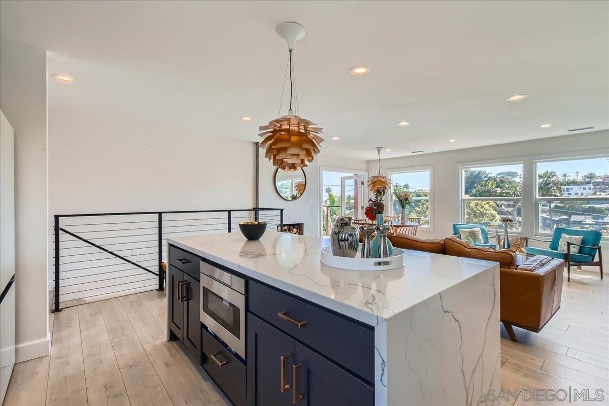 Detail Gallery Image 10 of 38 For 3503  Quimby, San Diego,  CA 92106 - 4 Beds | 3 Baths