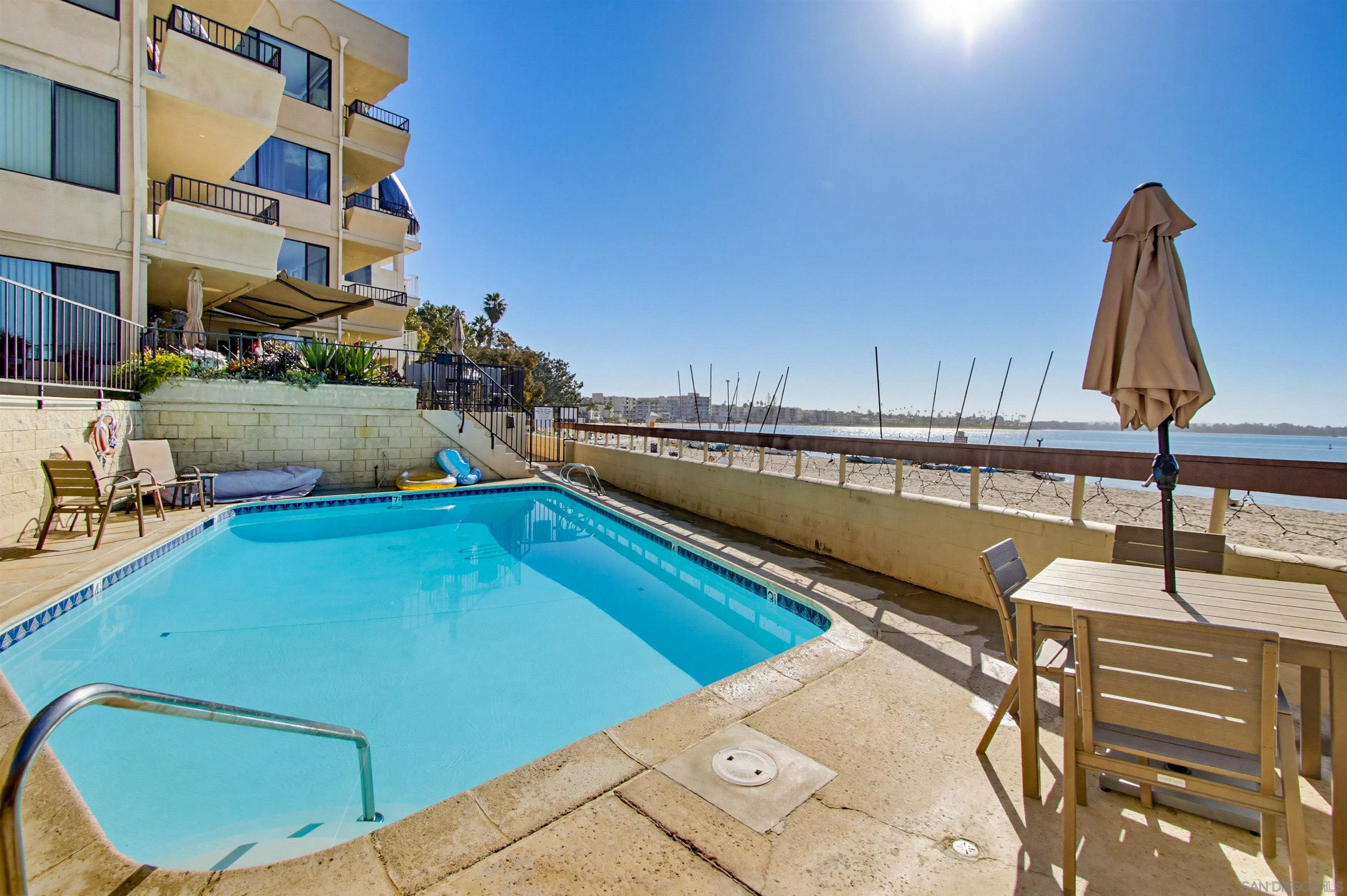 Detail Gallery Image 26 of 32 For 1235  Parker Pl  1f,  San Diego,  CA 92109 - 2 Beds | 2 Baths