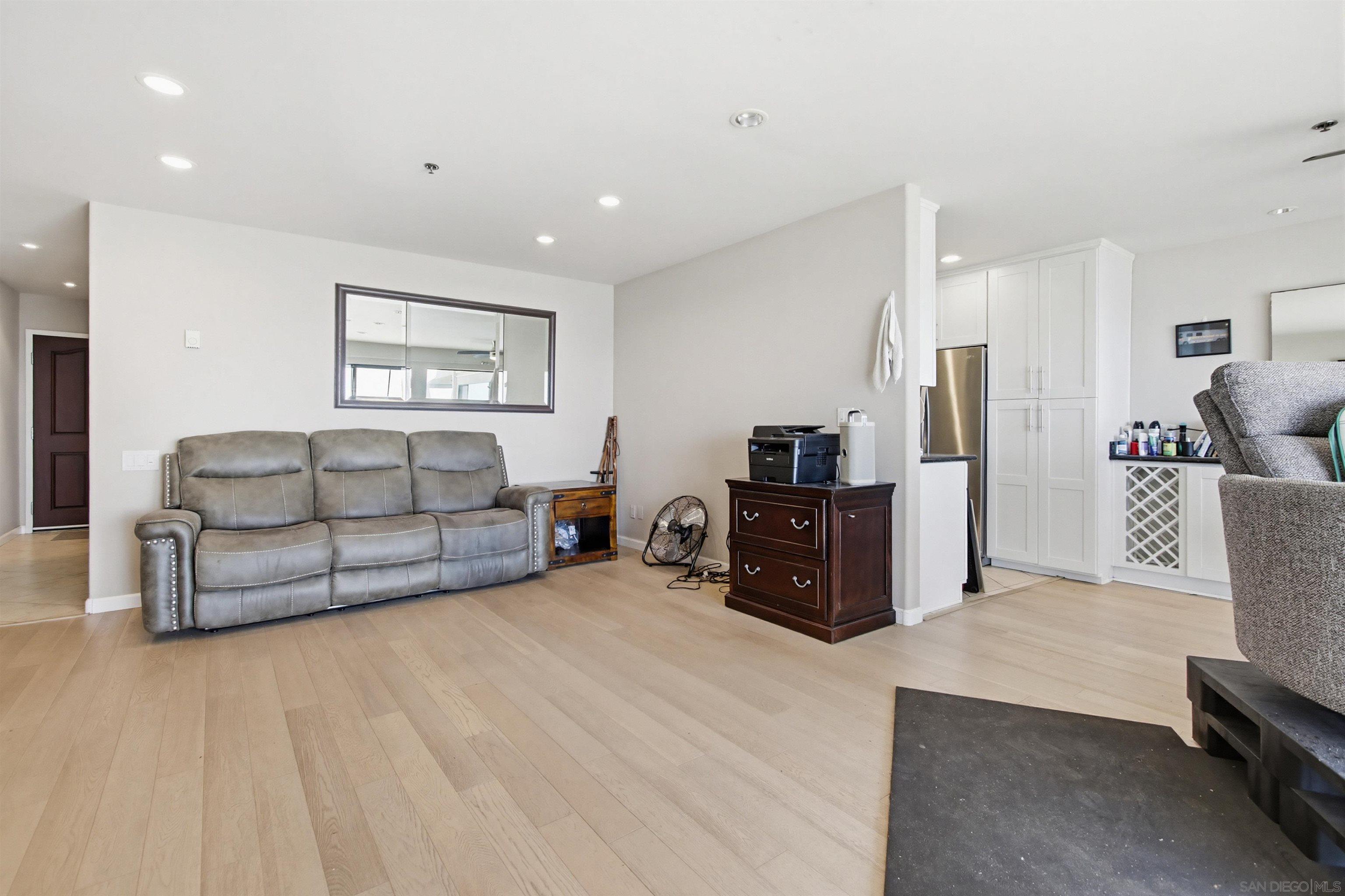 Detail Gallery Image 7 of 32 For 1235  Parker Pl  1f,  San Diego,  CA 92109 - 2 Beds | 2 Baths