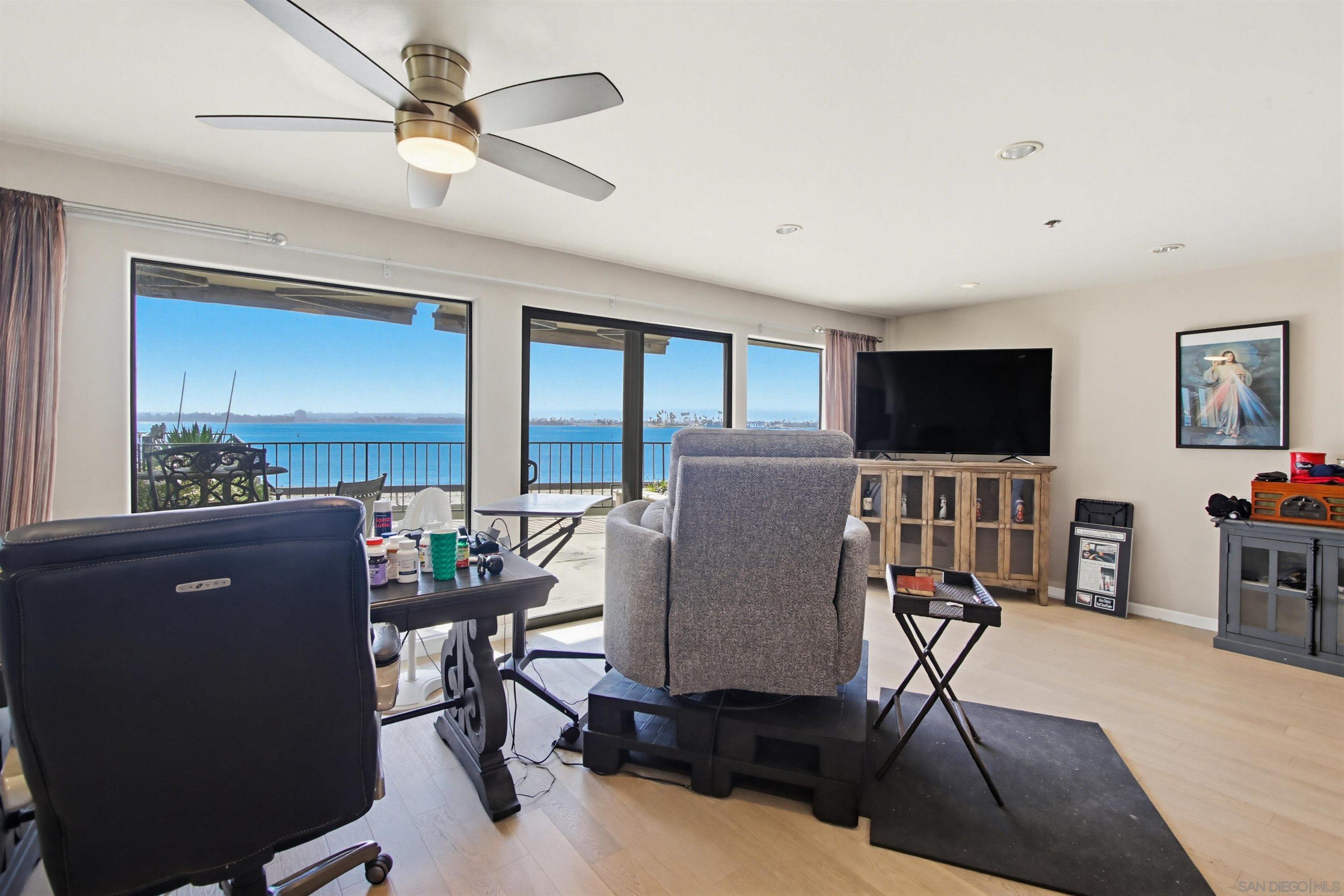 Detail Gallery Image 8 of 32 For 1235  Parker Pl  1f,  San Diego,  CA 92109 - 2 Beds | 2 Baths
