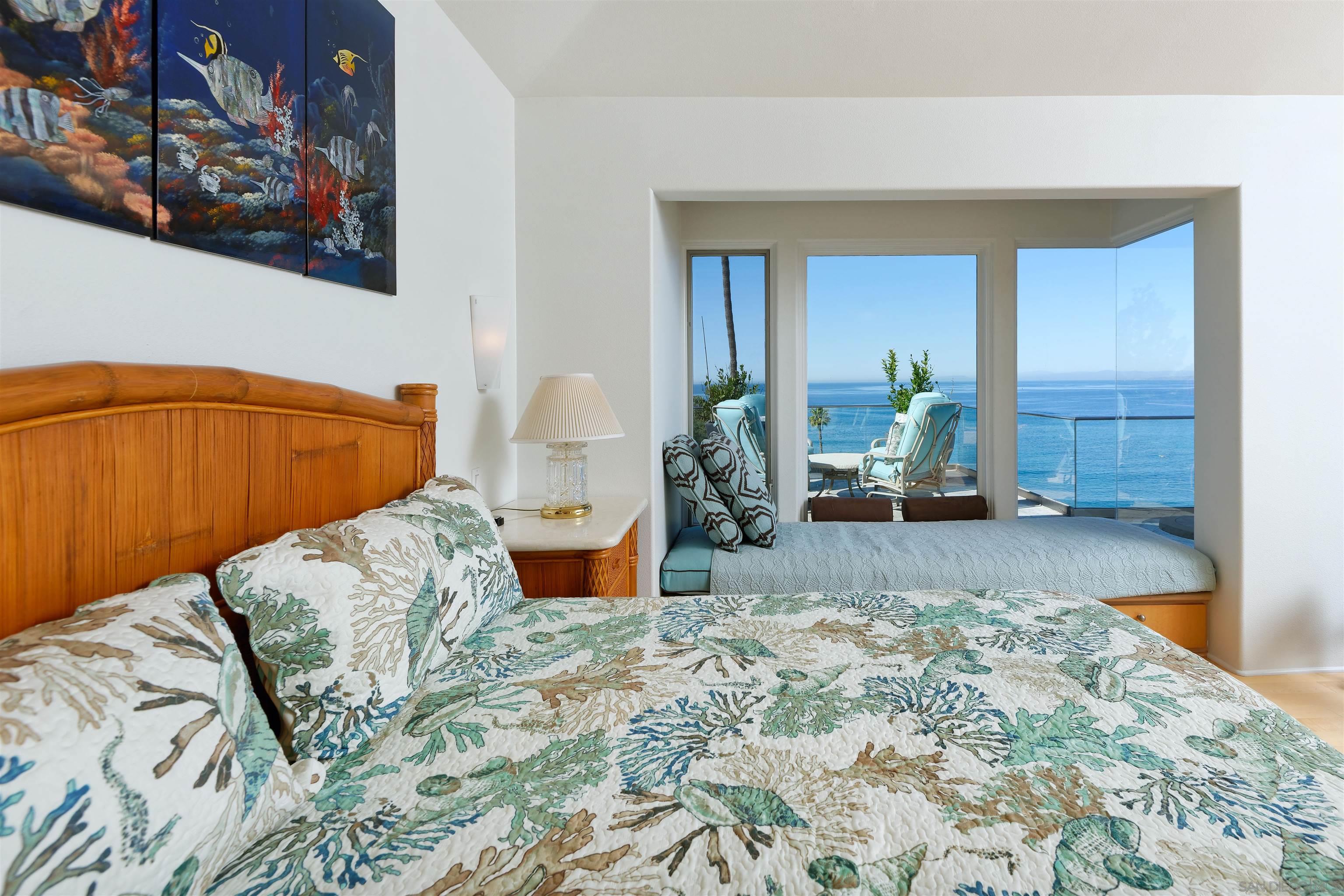 Detail Gallery Image 13 of 32 For 7825  Prospect Pl, La Jolla,  CA 92037 - 4 Beds | 4/2 Baths