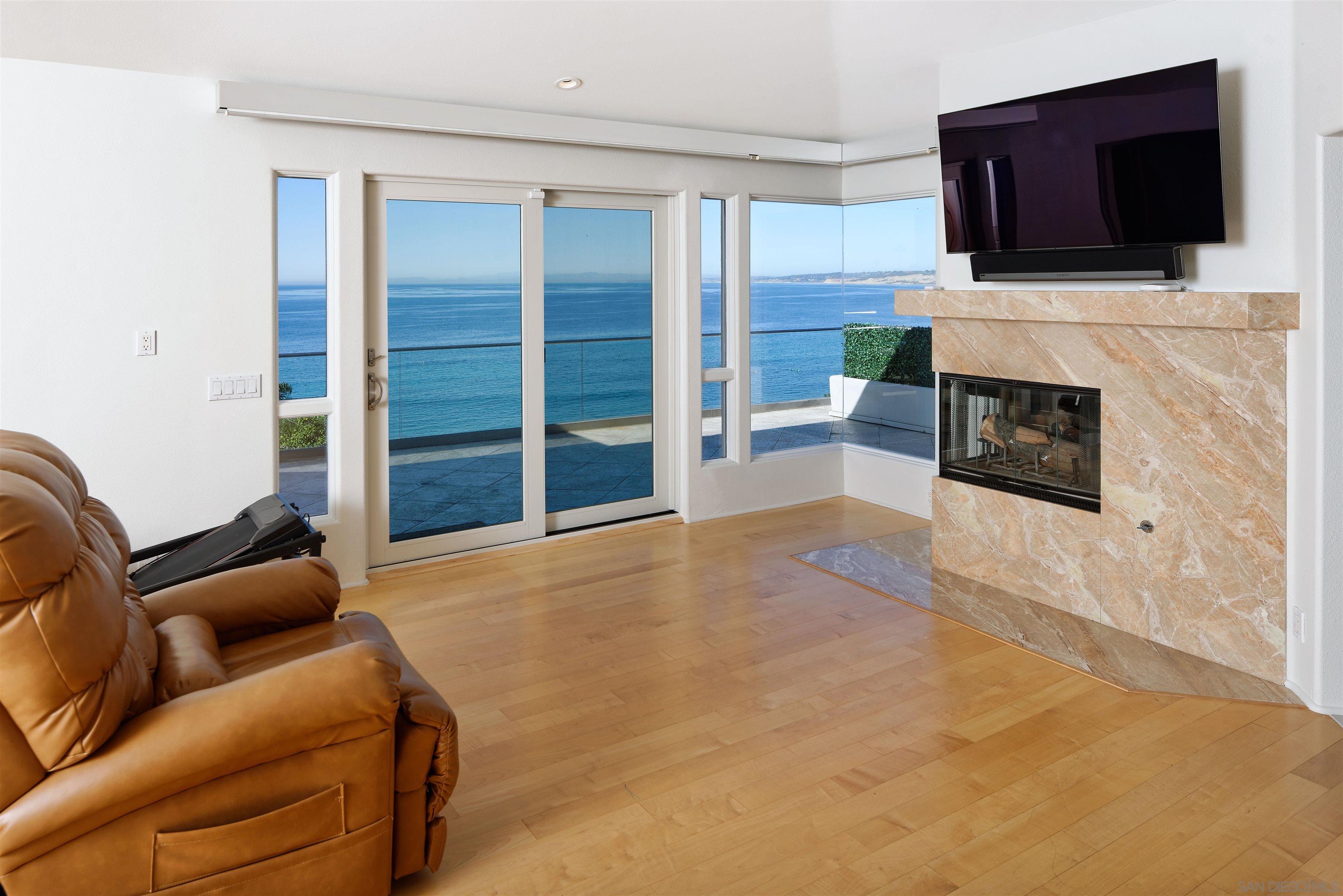 Detail Gallery Image 18 of 32 For 7825  Prospect Pl, La Jolla,  CA 92037 - 4 Beds | 4/2 Baths
