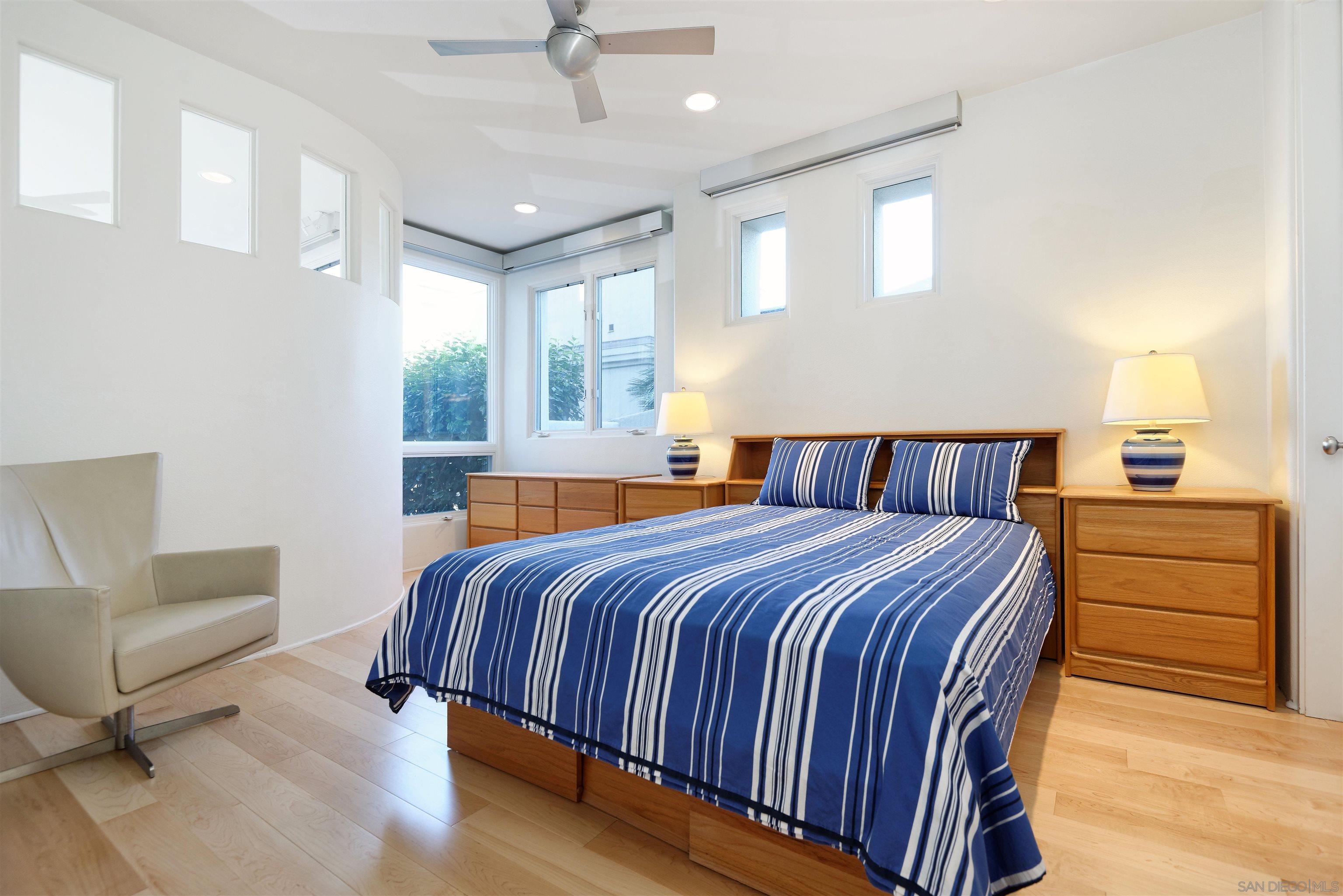 Detail Gallery Image 22 of 32 For 7825  Prospect Pl, La Jolla,  CA 92037 - 4 Beds | 4/2 Baths