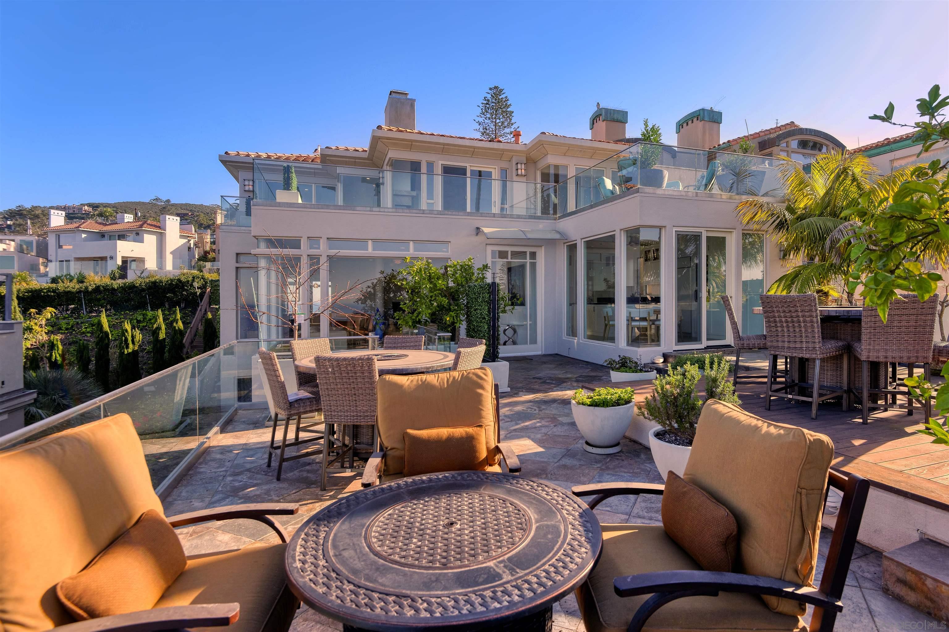 Detail Gallery Image 8 of 32 For 7825  Prospect Pl, La Jolla,  CA 92037 - 4 Beds | 4/2 Baths