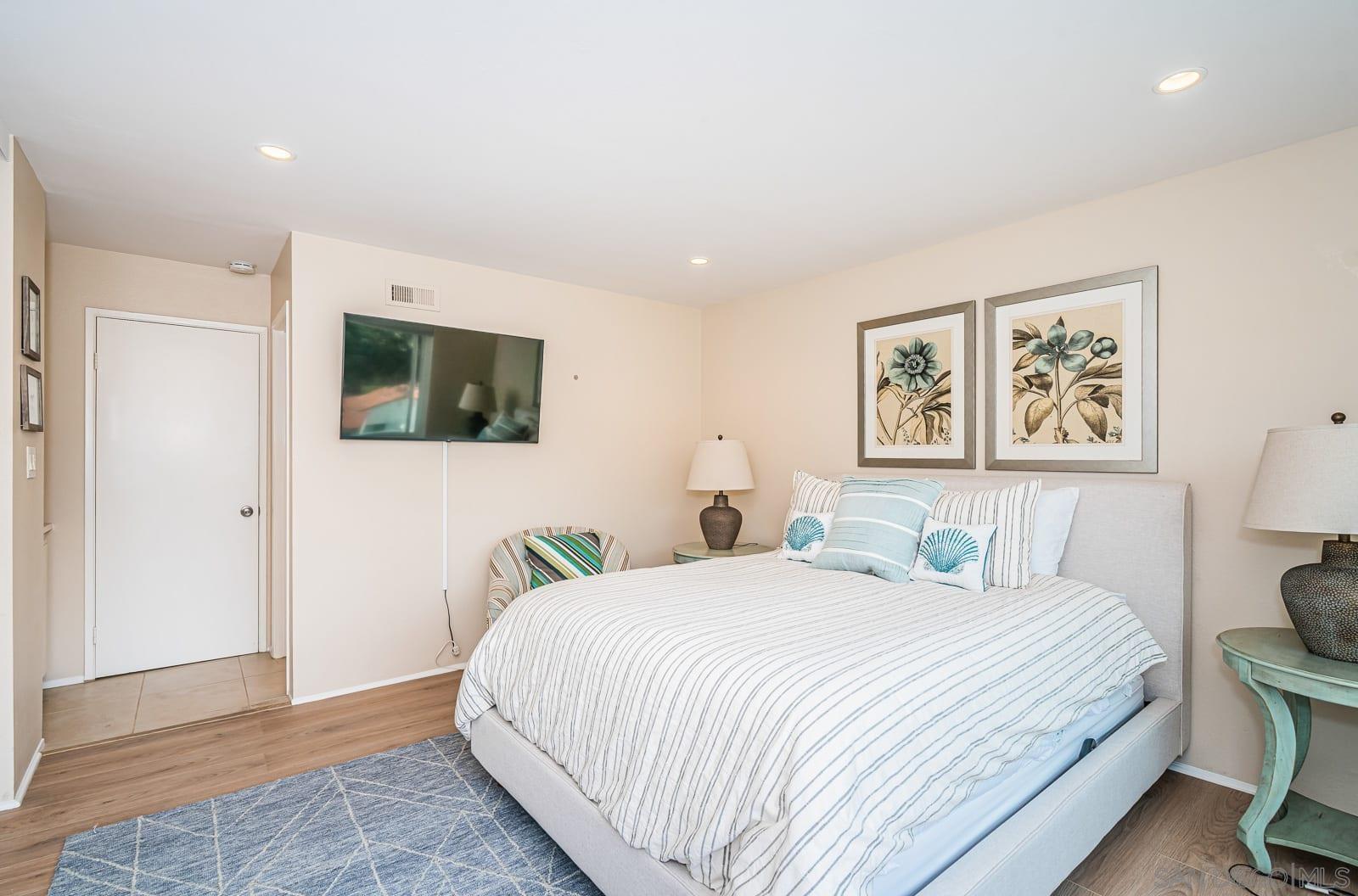 Detail Gallery Image 16 of 28 For 901  Caminito Madrigal  E, Carlsbad,  CA 92011 - 2 Beds | 2 Baths