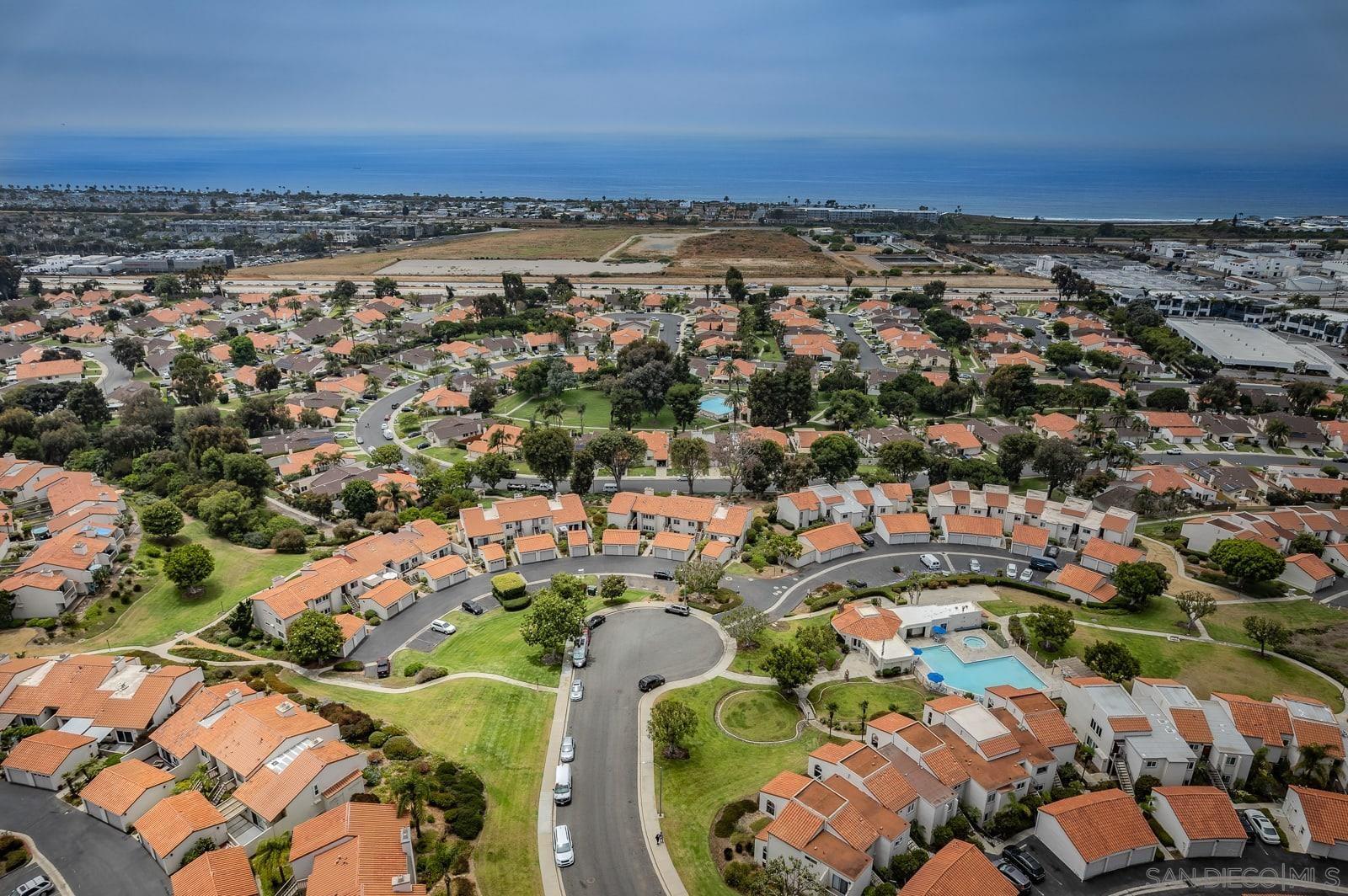 Detail Gallery Image 26 of 28 For 901  Caminito Madrigal  E, Carlsbad,  CA 92011 - 2 Beds | 2 Baths