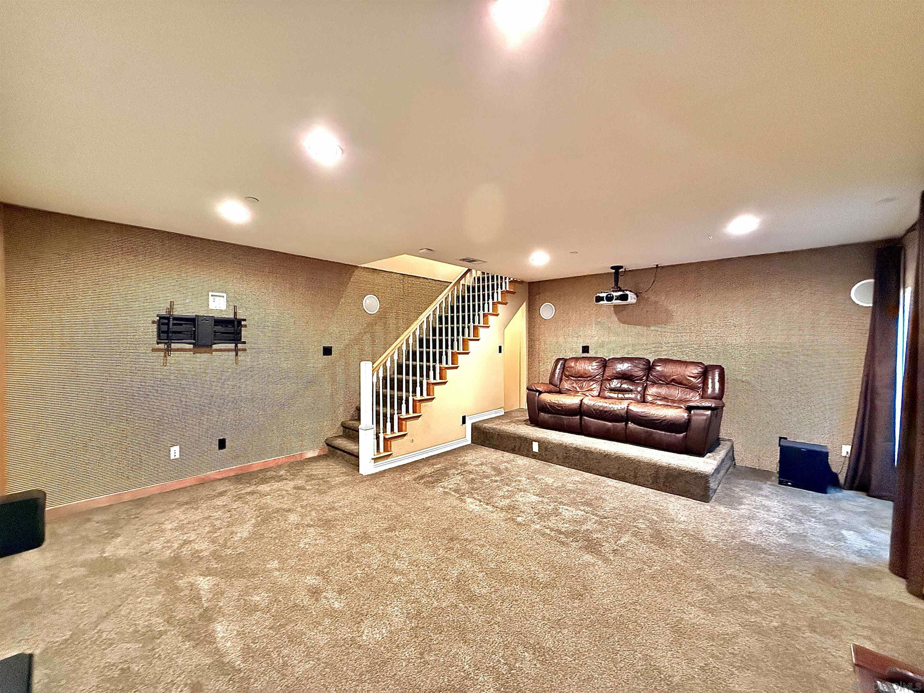 Detail Gallery Image 20 of 36 For 8364  Lake Ashwood Ave, San Diego,  CA 92119 - 4 Beds | 2/1 Baths