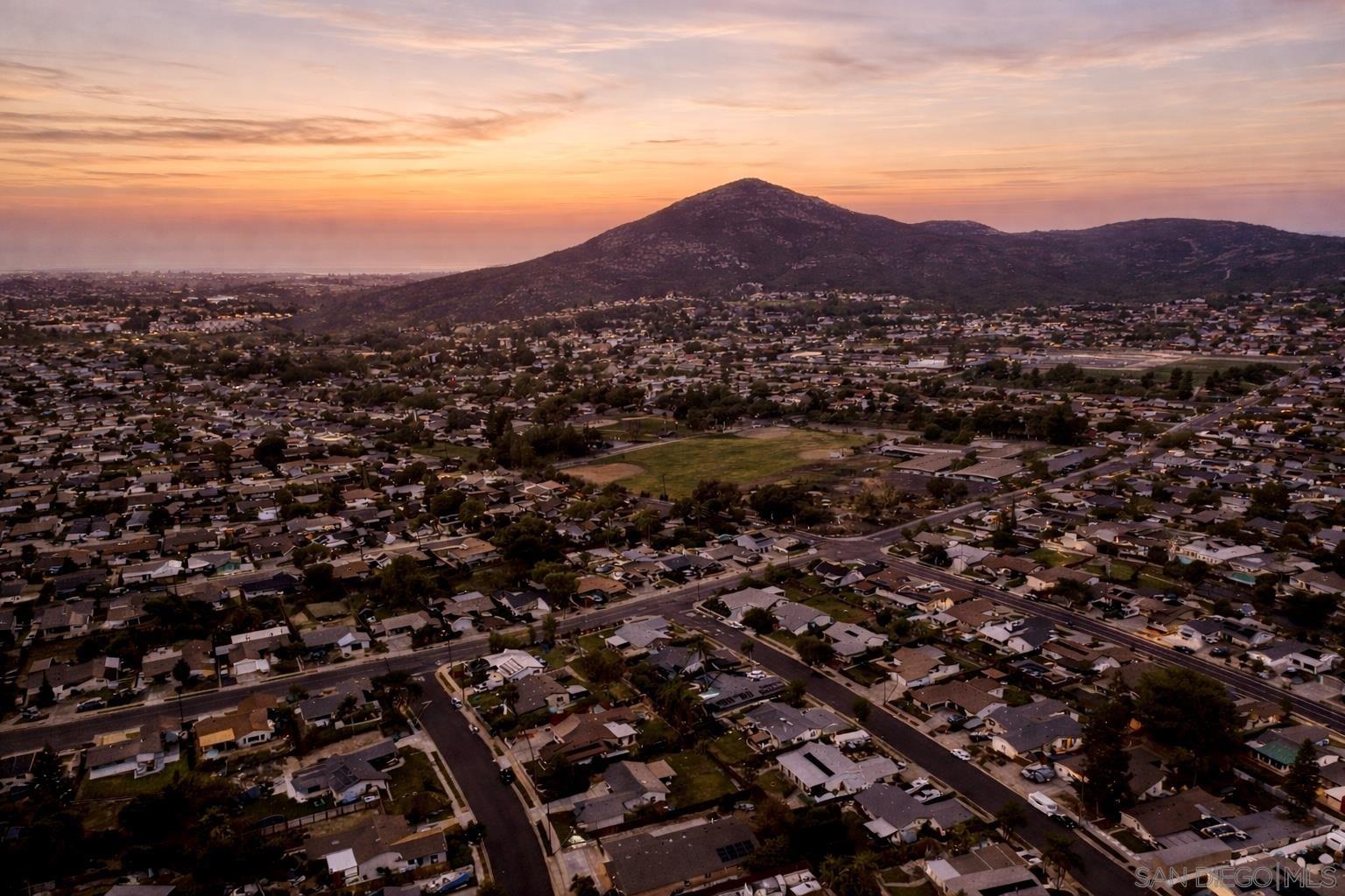 Detail Gallery Image 34 of 36 For 8364  Lake Ashwood Ave, San Diego,  CA 92119 - 4 Beds | 2/1 Baths