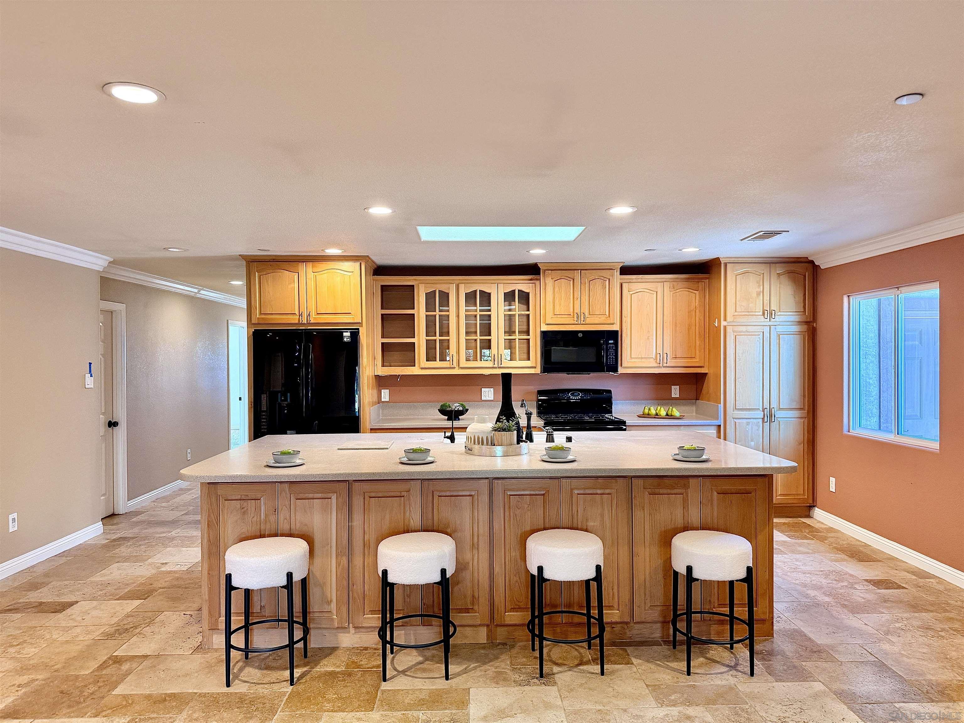 Detail Gallery Image 7 of 36 For 8364  Lake Ashwood Ave, San Diego,  CA 92119 - 4 Beds | 2/1 Baths