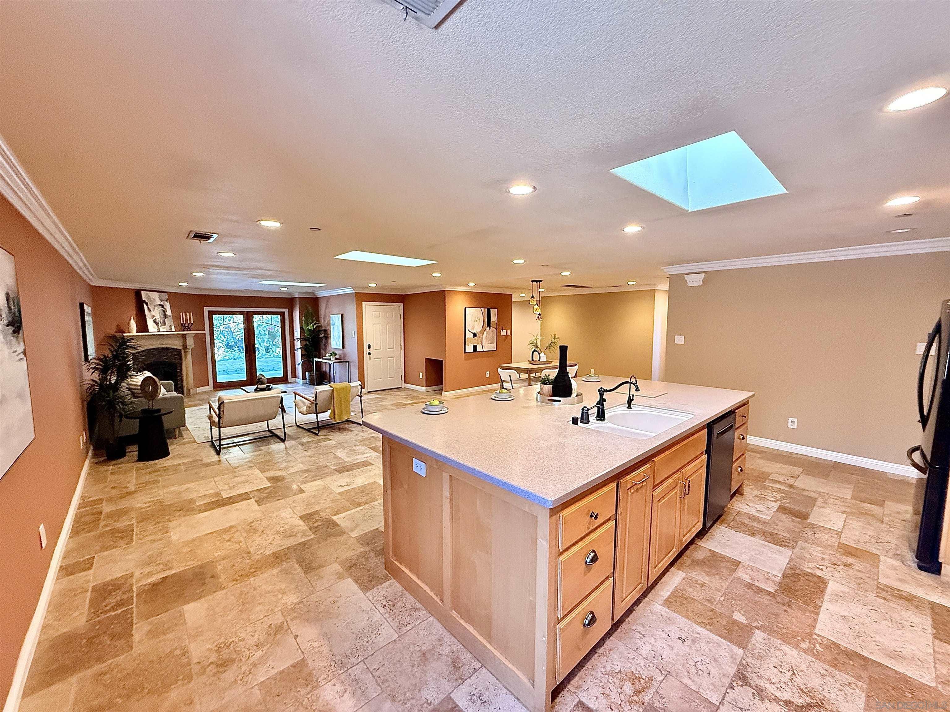 Detail Gallery Image 8 of 36 For 8364  Lake Ashwood Ave, San Diego,  CA 92119 - 4 Beds | 2/1 Baths