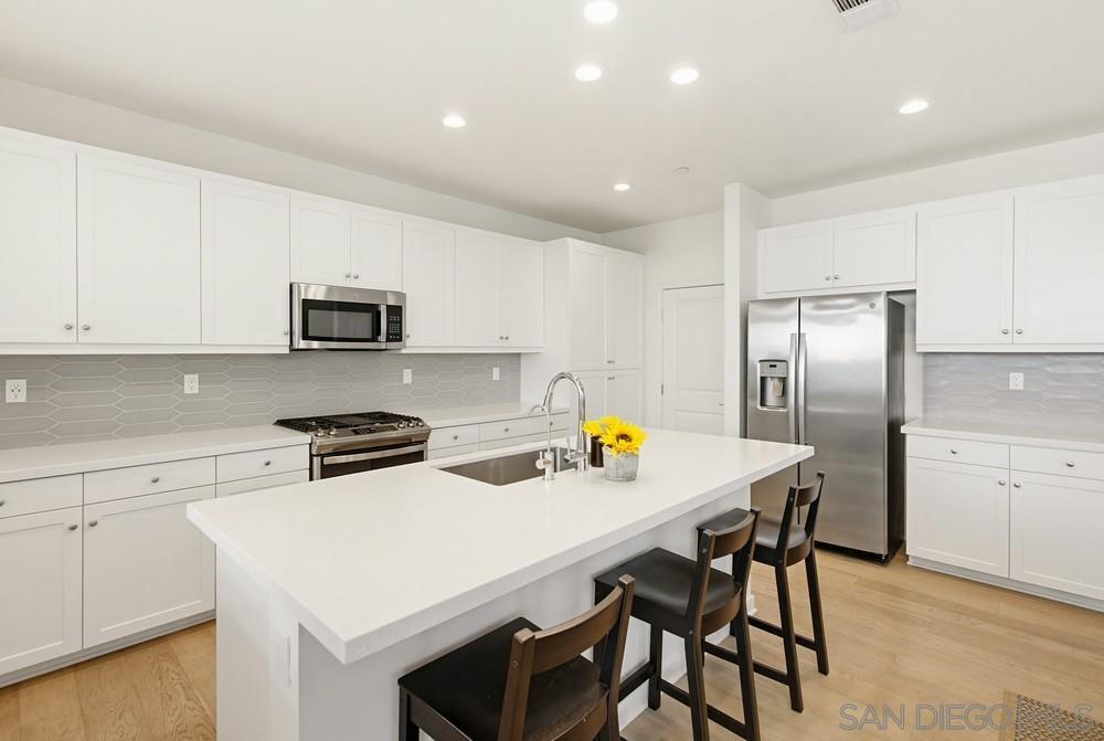 Detail Gallery Image 11 of 63 For 27740  Heritage Lane, Valley Center,  CA 92082 - 4 Beds | 3 Baths