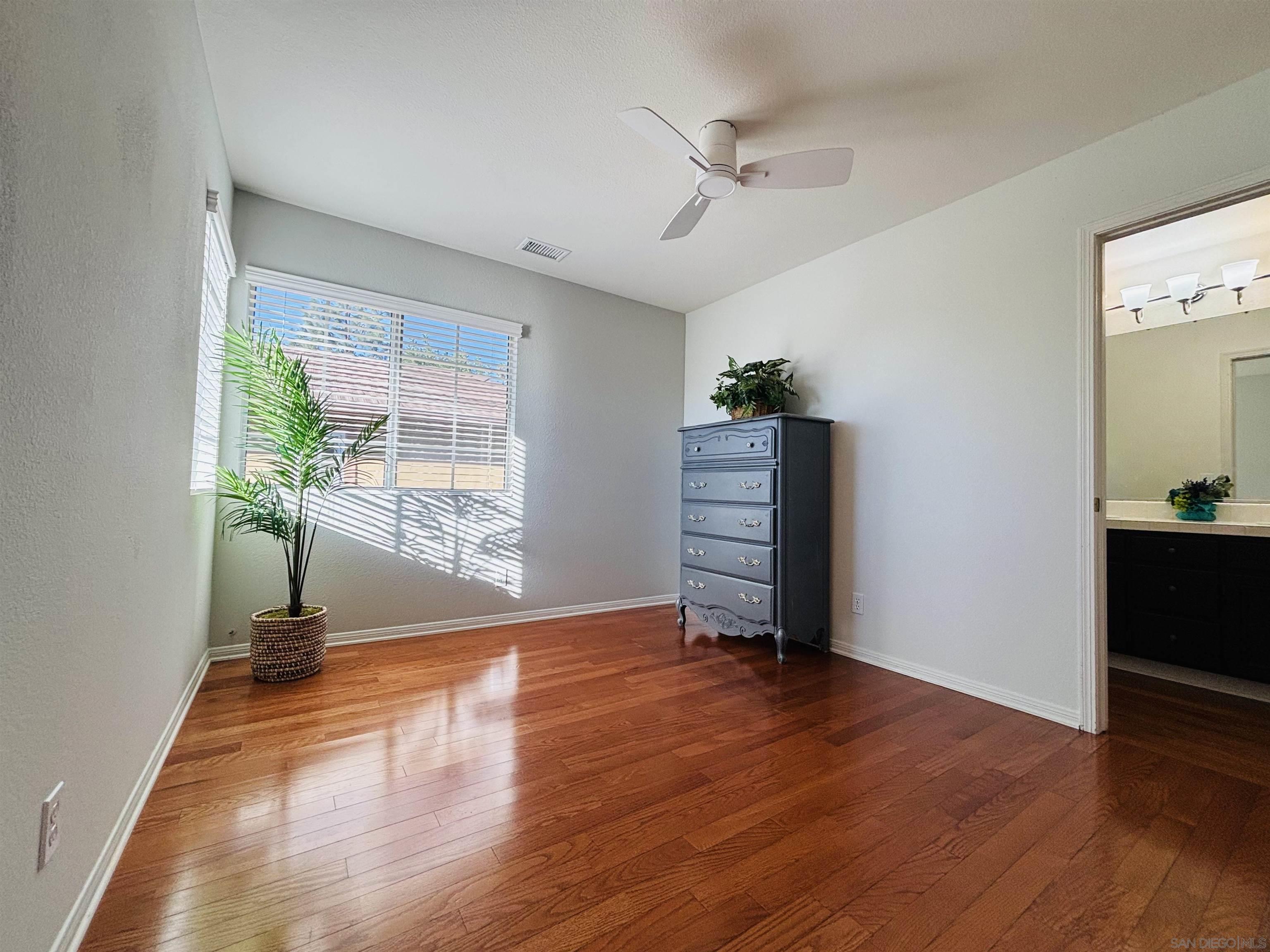 Detail Gallery Image 16 of 25 For 2114  Laura Drive, Escondido,  CA 92027 - 4 Beds | 3 Baths