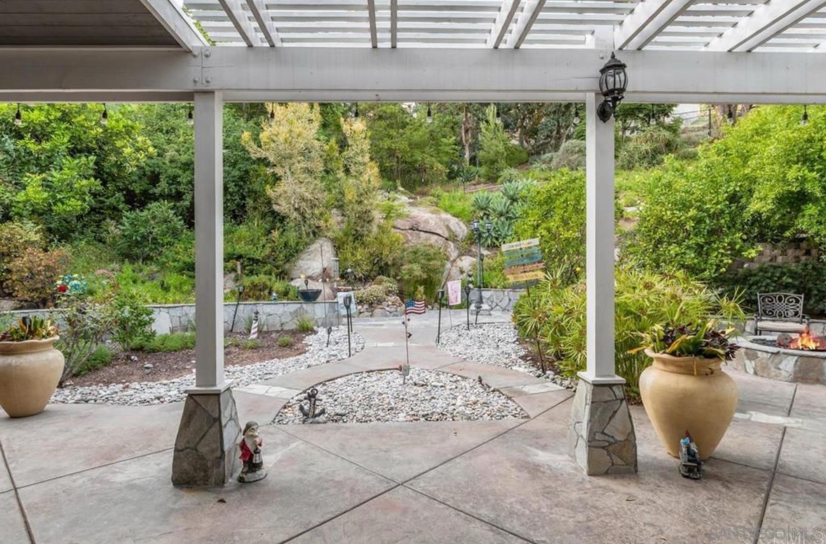 Detail Gallery Image 17 of 25 For 2114  Laura Drive, Escondido,  CA 92027 - 4 Beds | 3 Baths