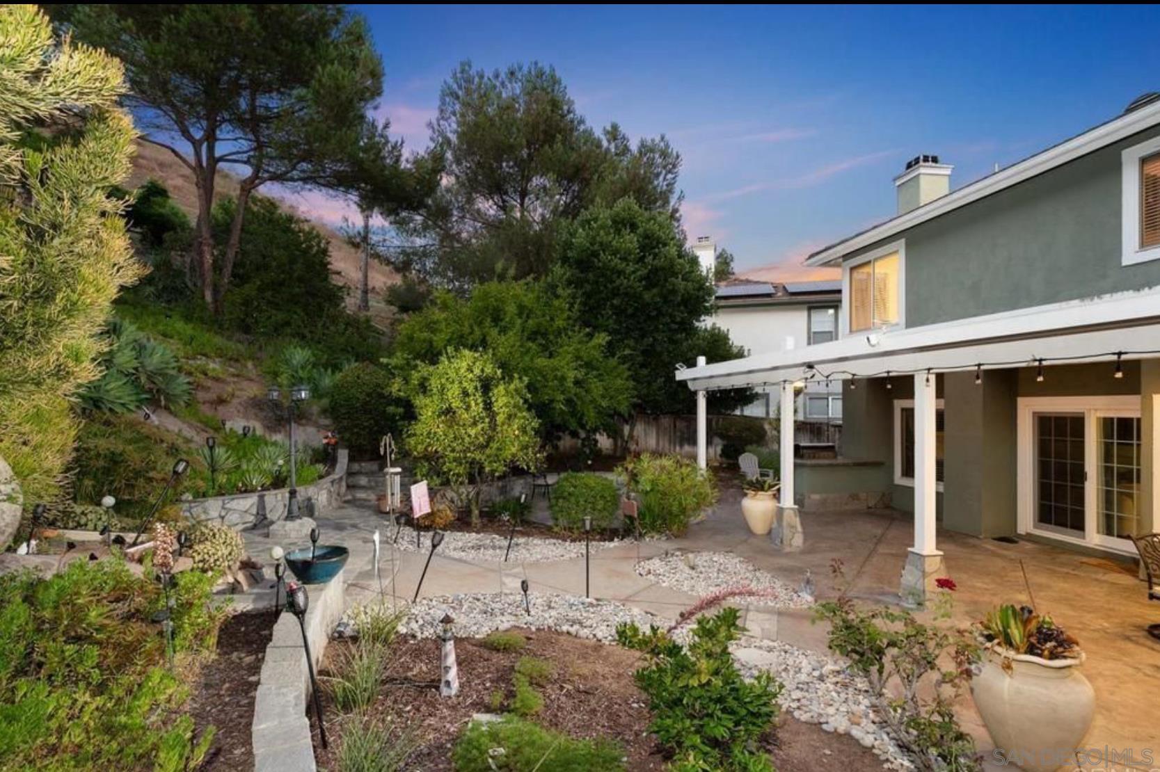 Detail Gallery Image 20 of 25 For 2114  Laura Drive, Escondido,  CA 92027 - 4 Beds | 3 Baths