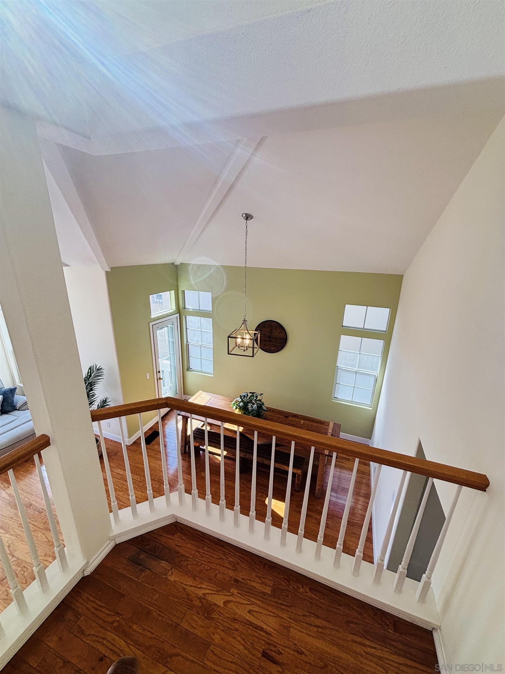 Detail Gallery Image 5 of 25 For 2114  Laura Drive, Escondido,  CA 92027 - 4 Beds | 3 Baths