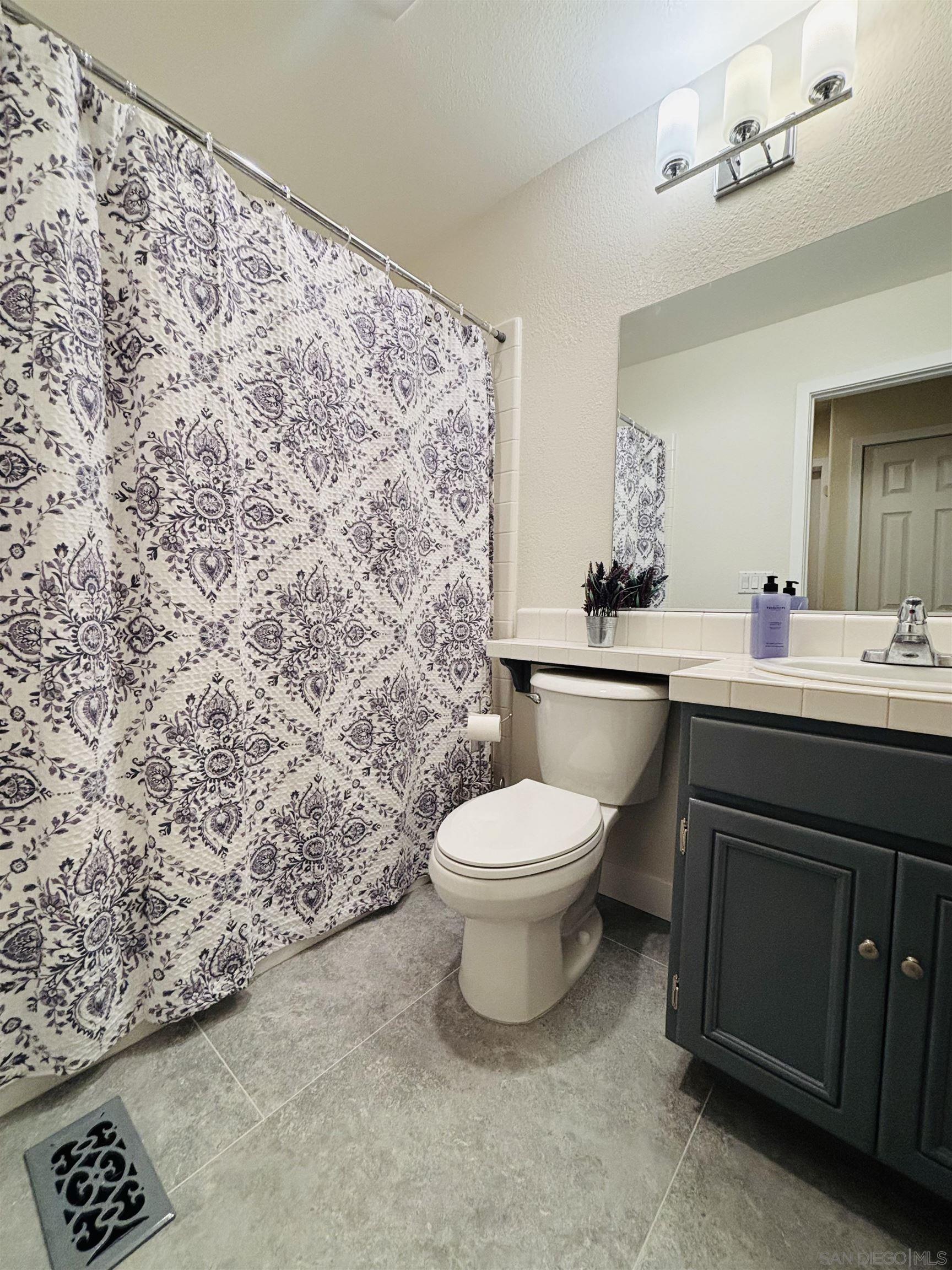 Detail Gallery Image 9 of 25 For 2114  Laura Drive, Escondido,  CA 92027 - 4 Beds | 3 Baths