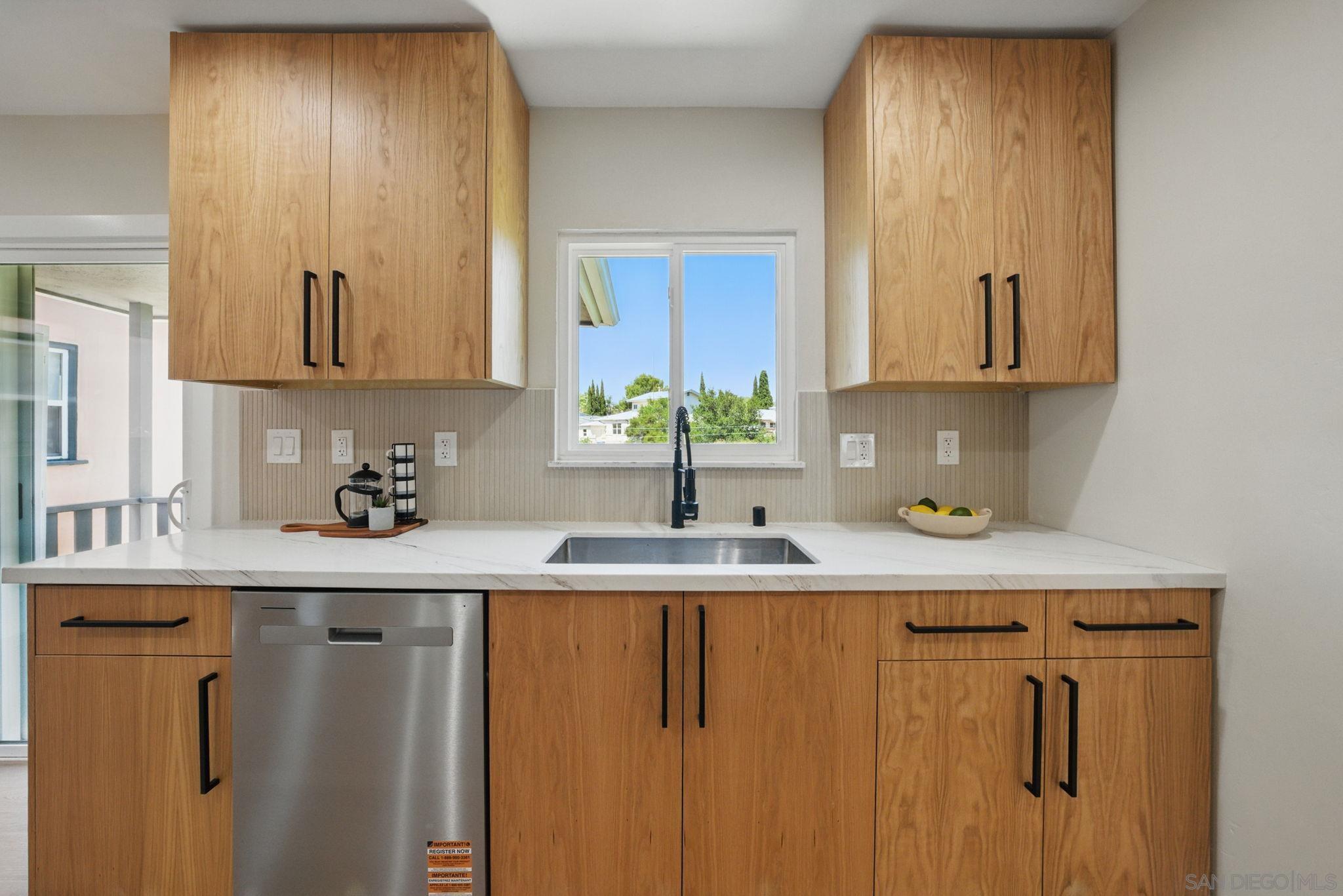 Detail Gallery Image 12 of 28 For 5460  Gilbert Dr, San Diego,  CA 92115 - 3 Beds | 2 Baths