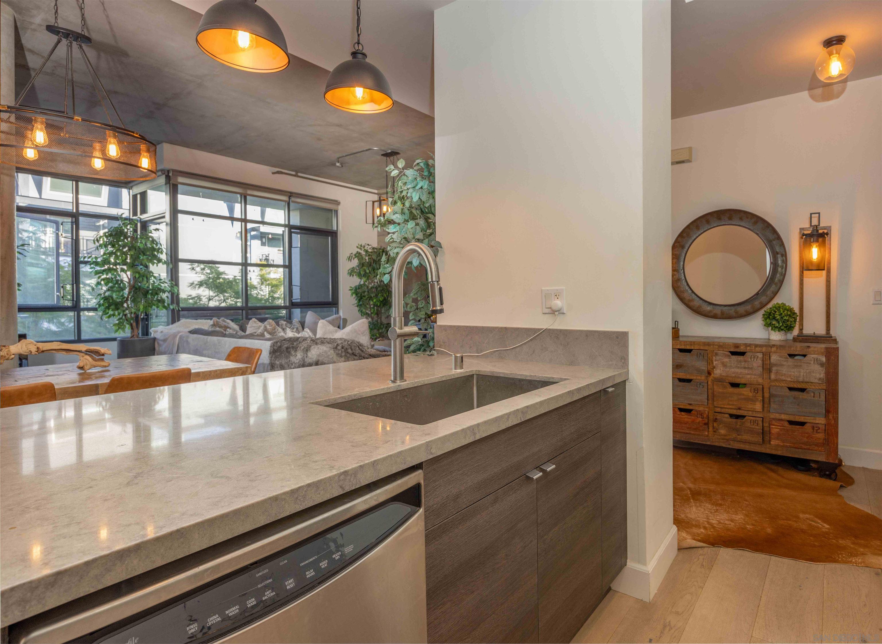 Detail Gallery Image 11 of 50 For 1050  Island Ave.  404, San Diego,  CA 92101 - 1 Beds | 2 Baths