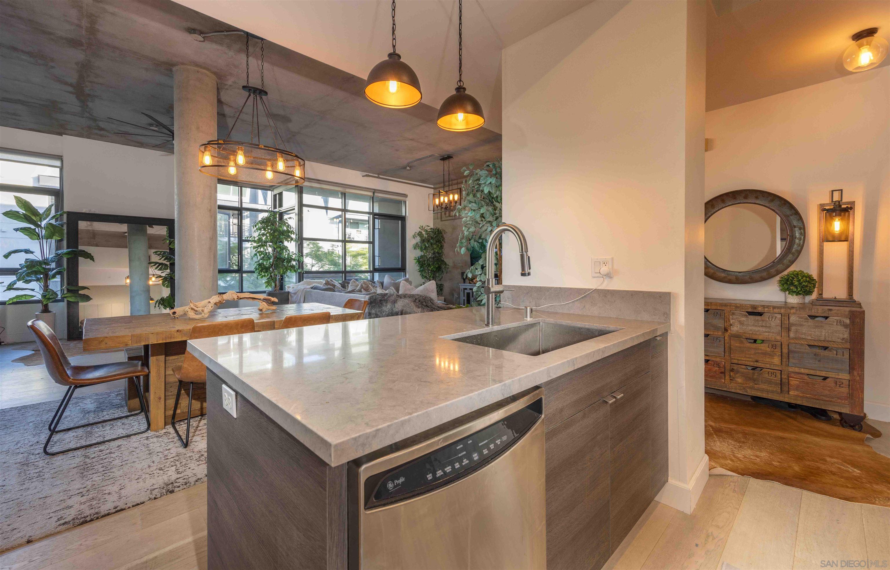 Detail Gallery Image 12 of 50 For 1050  Island Ave.  404, San Diego,  CA 92101 - 1 Beds | 2 Baths