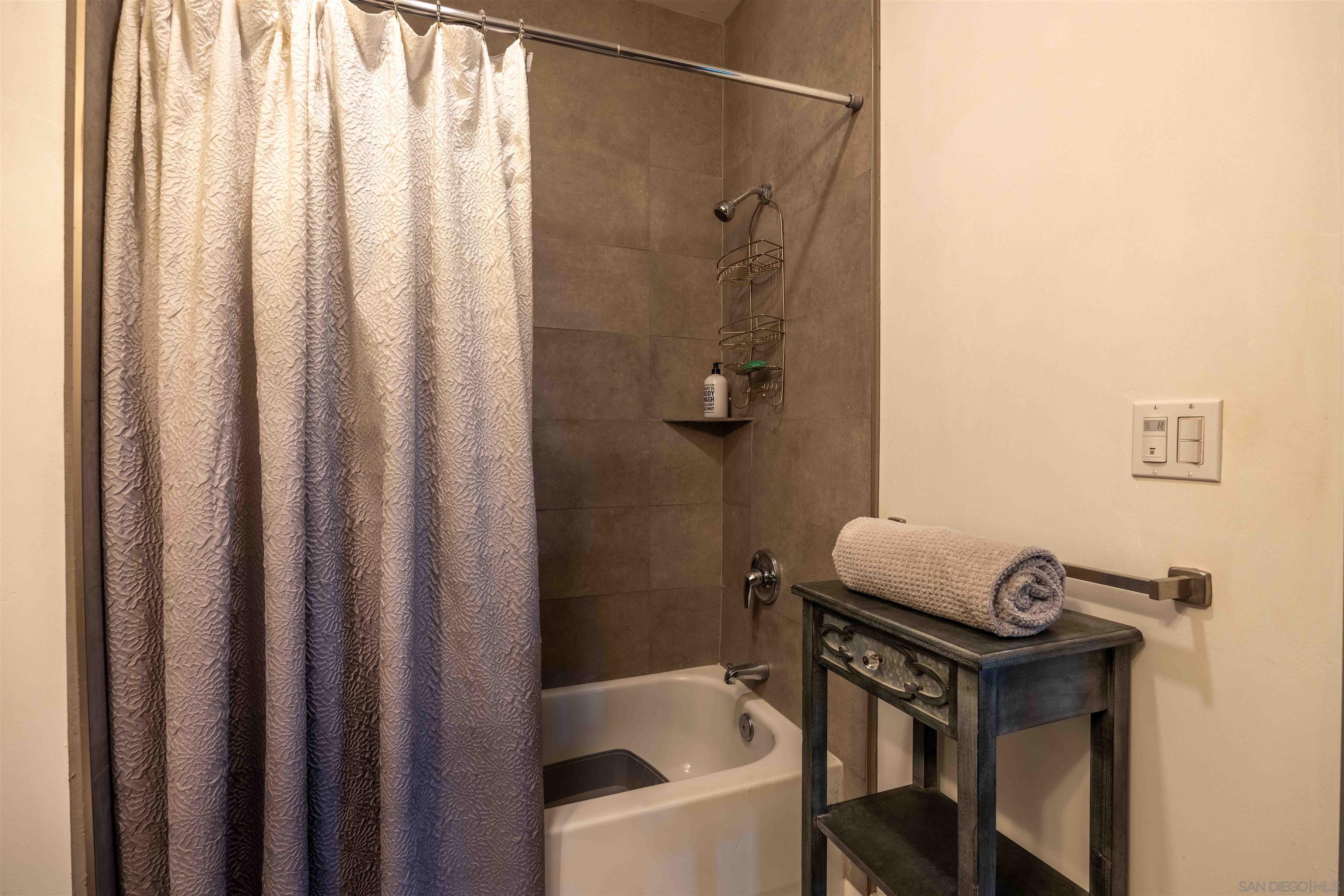 Detail Gallery Image 32 of 50 For 1050  Island Ave.  404, San Diego,  CA 92101 - 1 Beds | 2 Baths