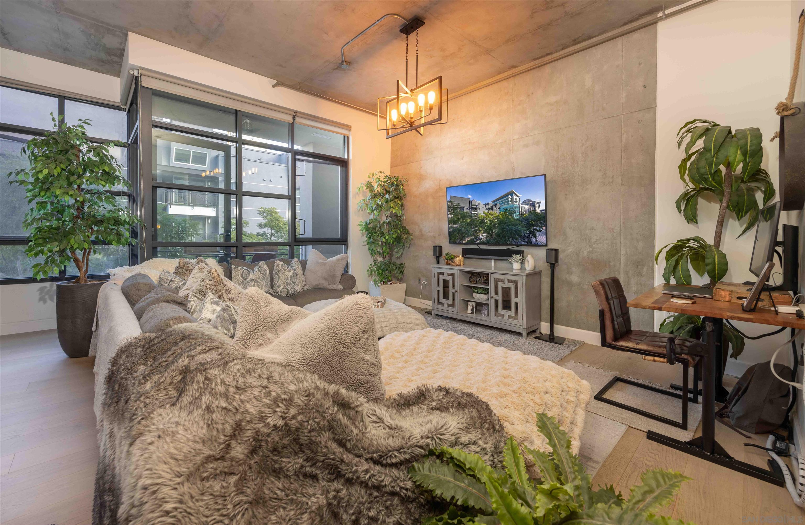 Detail Gallery Image 5 of 50 For 1050  Island Ave.  404, San Diego,  CA 92101 - 1 Beds | 2 Baths