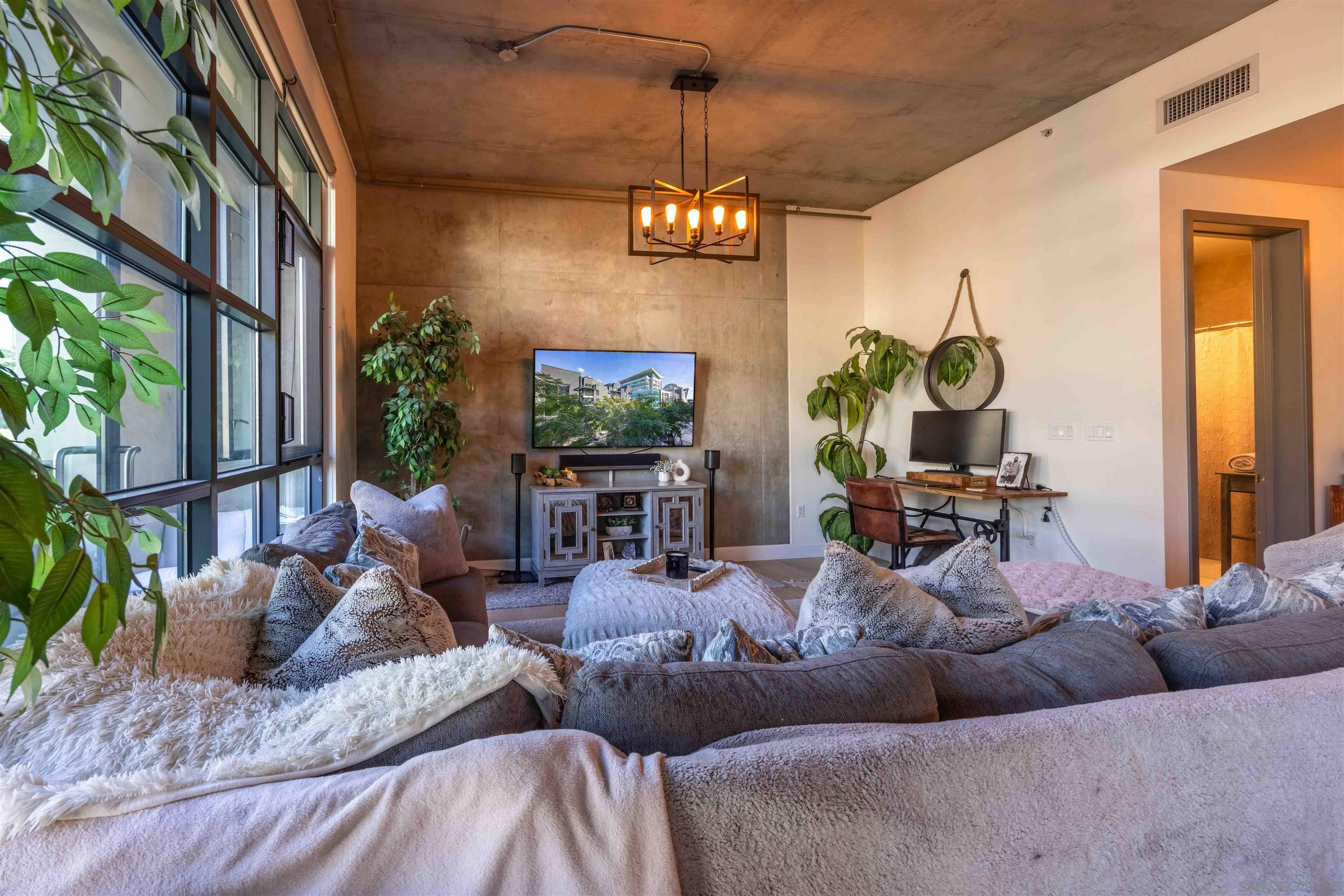 Detail Gallery Image 6 of 50 For 1050  Island Ave.  404, San Diego,  CA 92101 - 1 Beds | 2 Baths