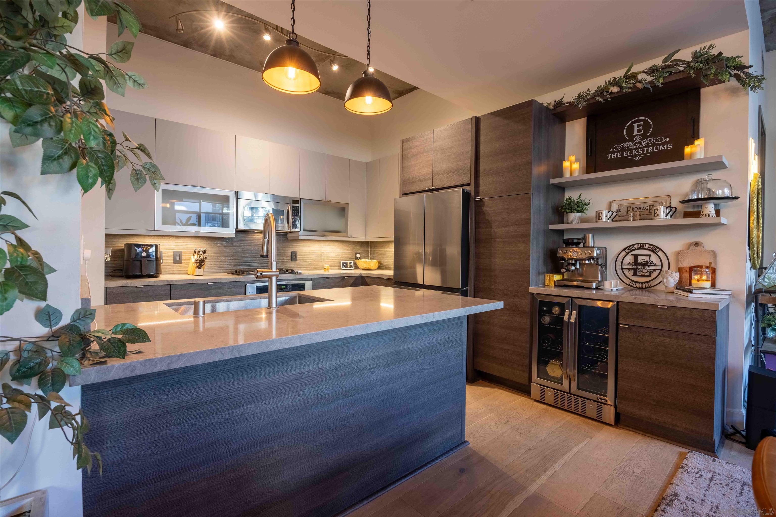 Detail Gallery Image 8 of 50 For 1050  Island Ave.  404, San Diego,  CA 92101 - 1 Beds | 2 Baths