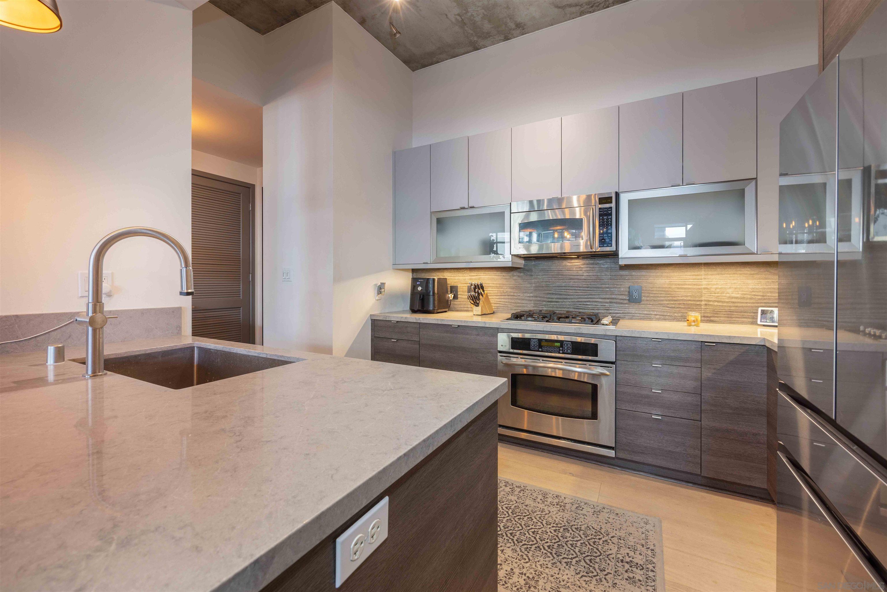 Detail Gallery Image 10 of 50 For 1050  Island Ave.  404, San Diego,  CA 92101 - 1 Beds | 2 Baths