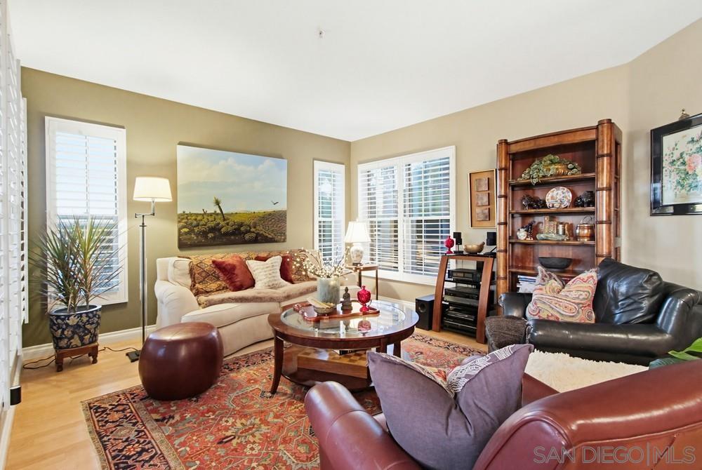 Detail Gallery Image 11 of 46 For 1932  Golden Hill, Vista,  CA 92084 - 4 Beds | 3 Baths