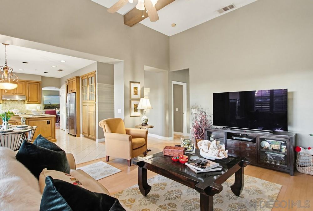 Detail Gallery Image 14 of 46 For 1932  Golden Hill, Vista,  CA 92084 - 4 Beds | 3 Baths