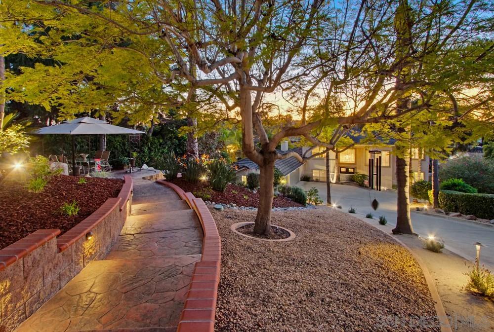 Detail Gallery Image 3 of 46 For 1932  Golden Hill, Vista,  CA 92084 - 4 Beds | 3 Baths