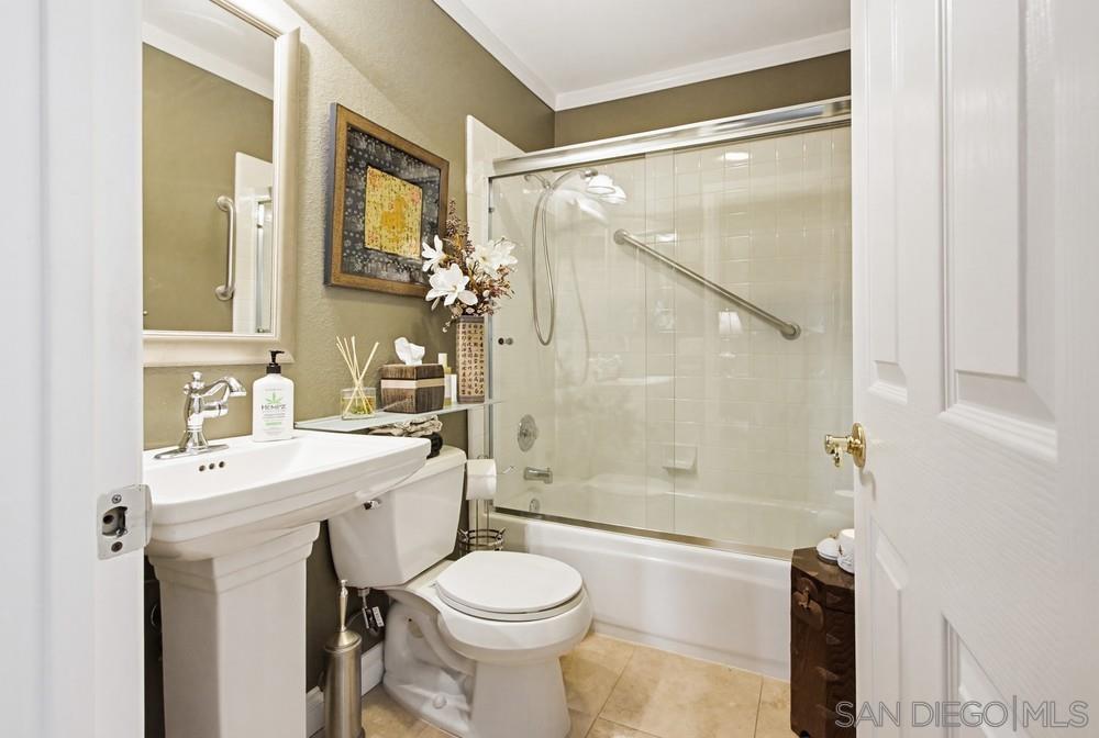 Detail Gallery Image 22 of 46 For 1932  Golden Hill, Vista,  CA 92084 - 4 Beds | 3 Baths