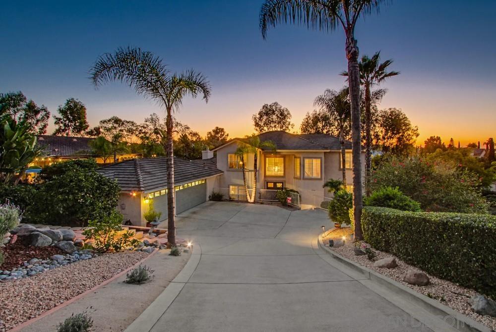 Detail Gallery Image 4 of 46 For 1932  Golden Hill, Vista,  CA 92084 - 4 Beds | 3 Baths