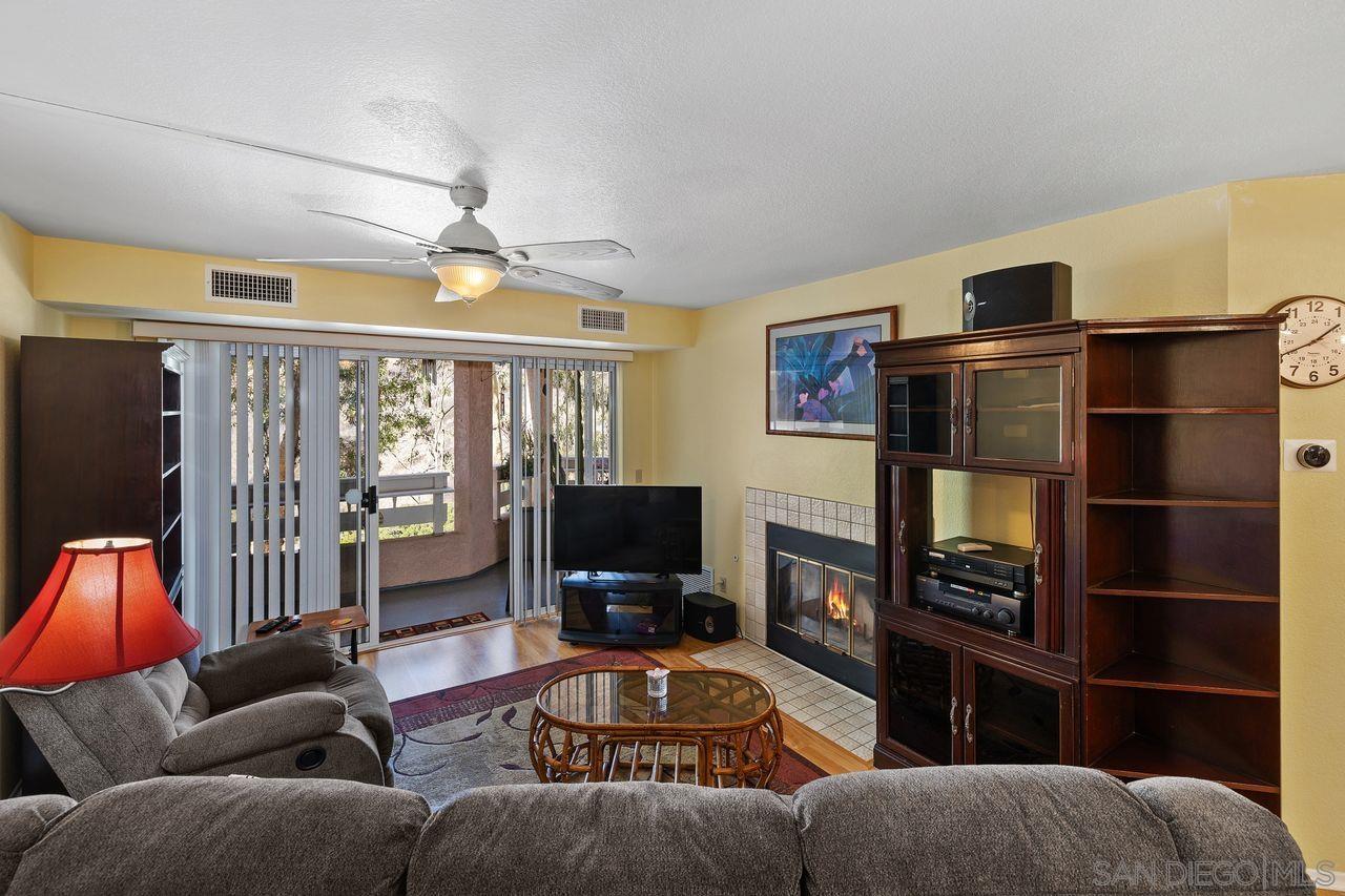 Detail Gallery Image 9 of 27 For 7263  Camino Degrazia  #33,  San Diego,  CA 92111 - 2 Beds | 2 Baths