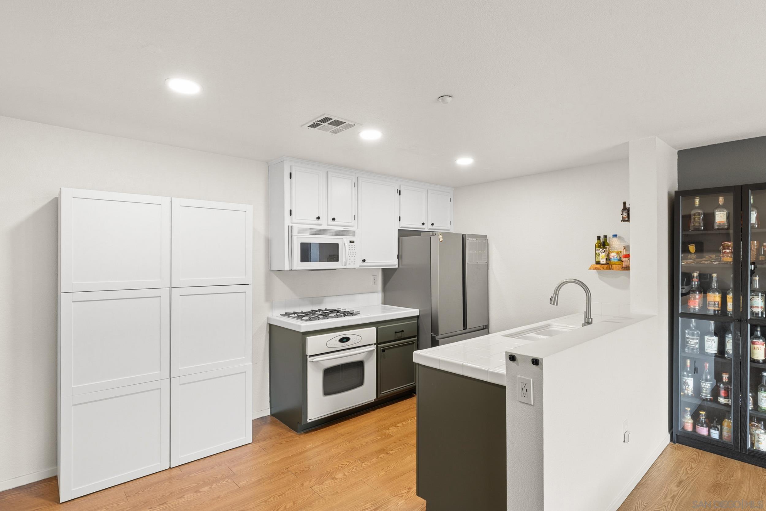 Detail Gallery Image 18 of 24 For 9728  Marilla Dr  #805,  Lakeside,  CA 92040 - 1 Beds | 1 Baths