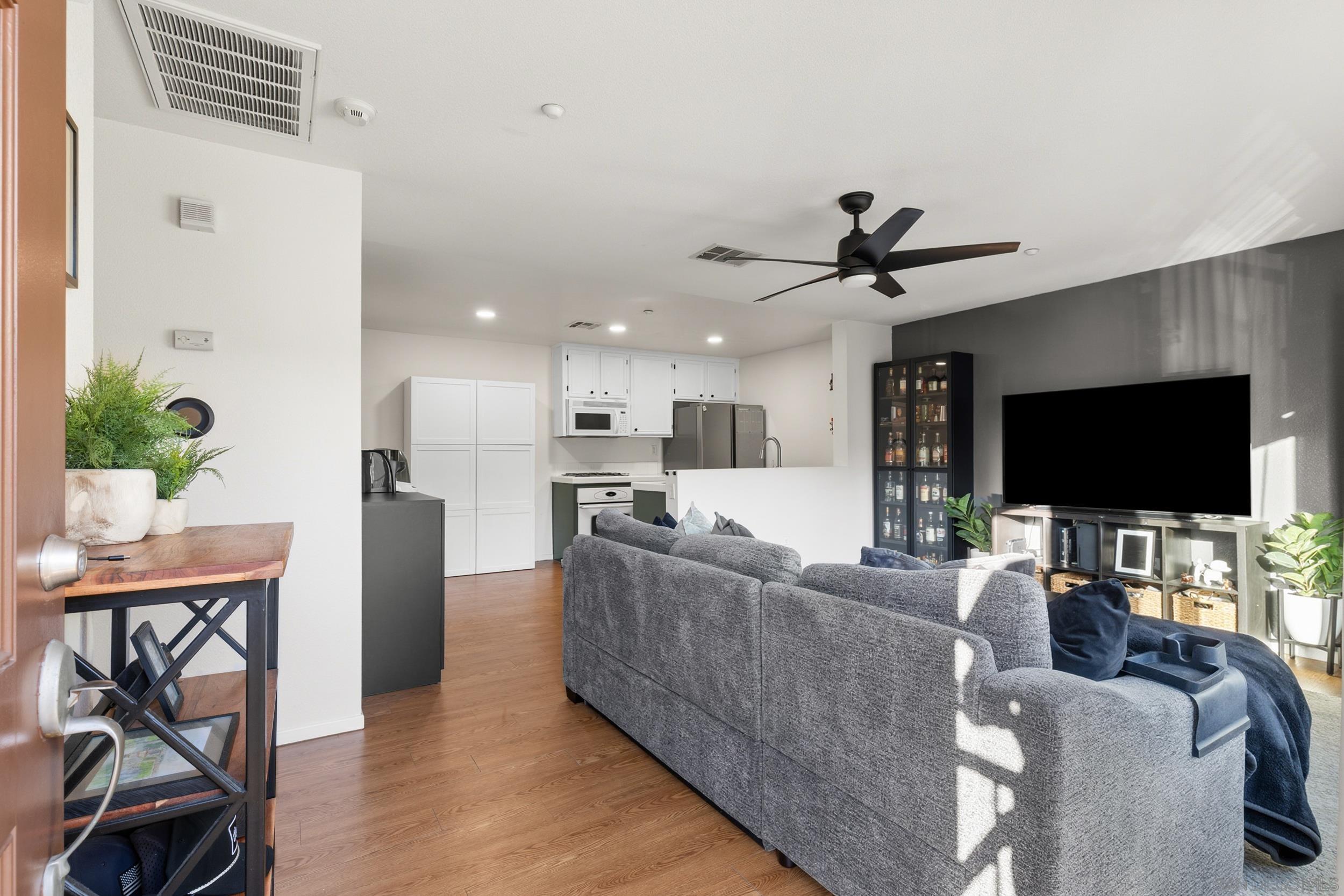 Detail Gallery Image 21 of 24 For 9728  Marilla Dr  #805,  Lakeside,  CA 92040 - 1 Beds | 1 Baths