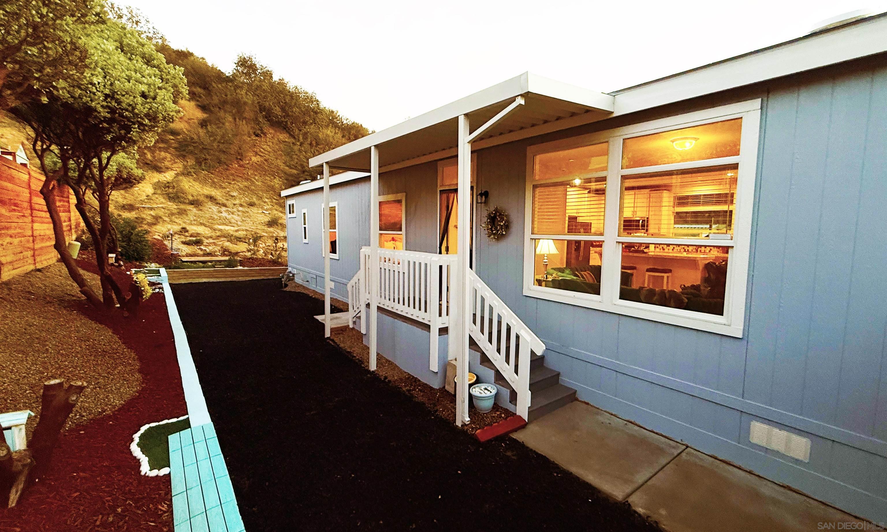 Detail Gallery Image 3 of 47 For 35109  Highway 79  Space #10,  Warner Springs,  CA 92086 - 3 Beds | 2 Baths