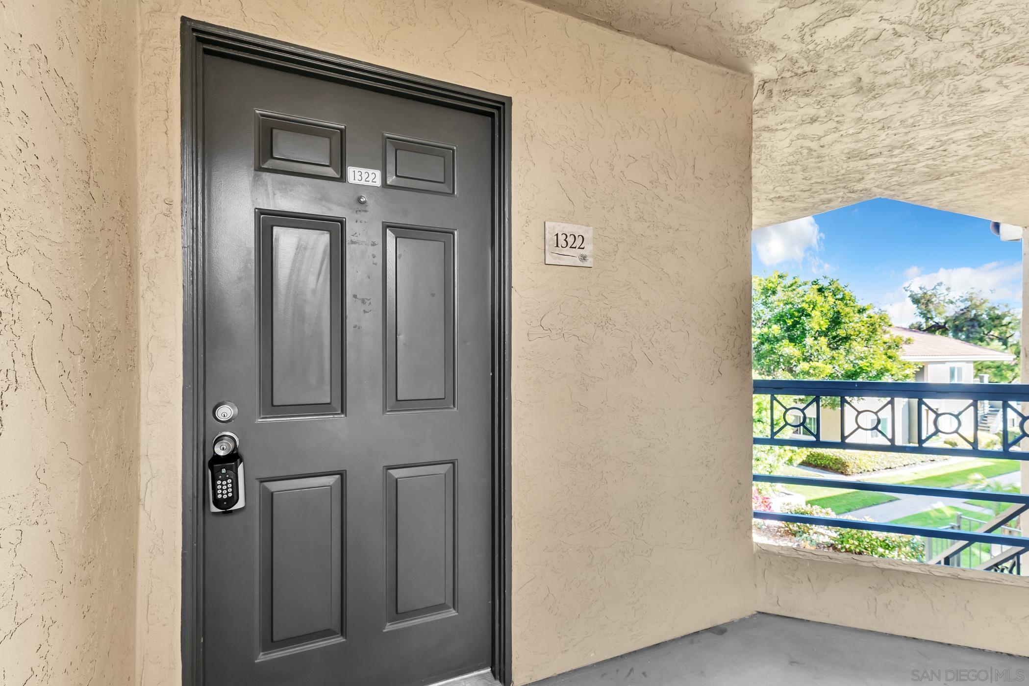 Detail Gallery Image 3 of 38 For 7545  Charmant Dr  #1322,  San Diego,  CA 92122 - 1 Beds | 1 Baths
