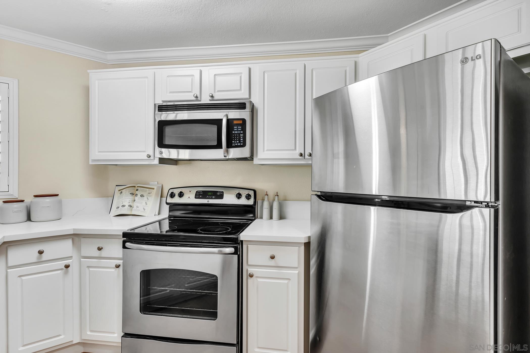 Detail Gallery Image 8 of 38 For 7545  Charmant Dr  #1322,  San Diego,  CA 92122 - 1 Beds | 1 Baths