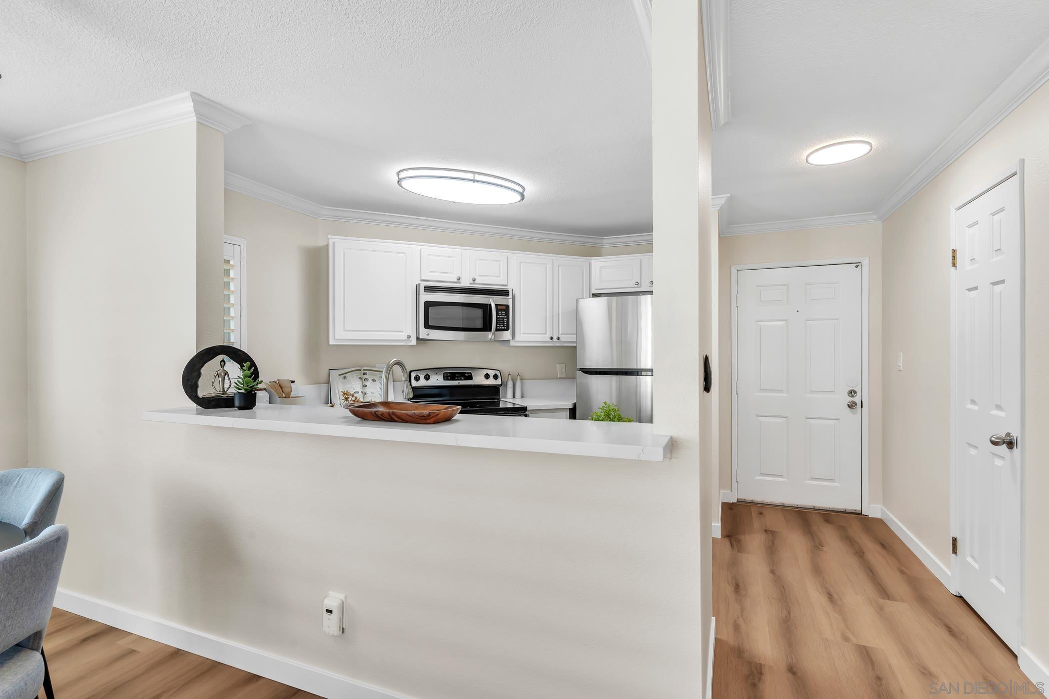 Detail Gallery Image 9 of 38 For 7545  Charmant Dr  #1322,  San Diego,  CA 92122 - 1 Beds | 1 Baths